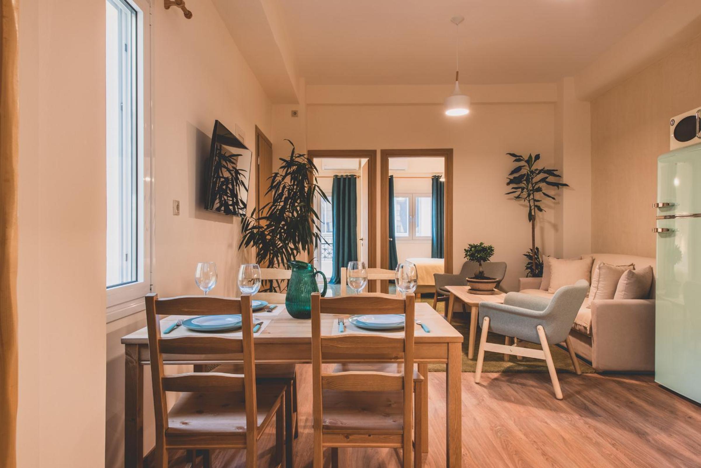 Luxury Apartment with Acropolis view Terrace and Jacuzzi in the Heart of Athens - Living Stone Azurite