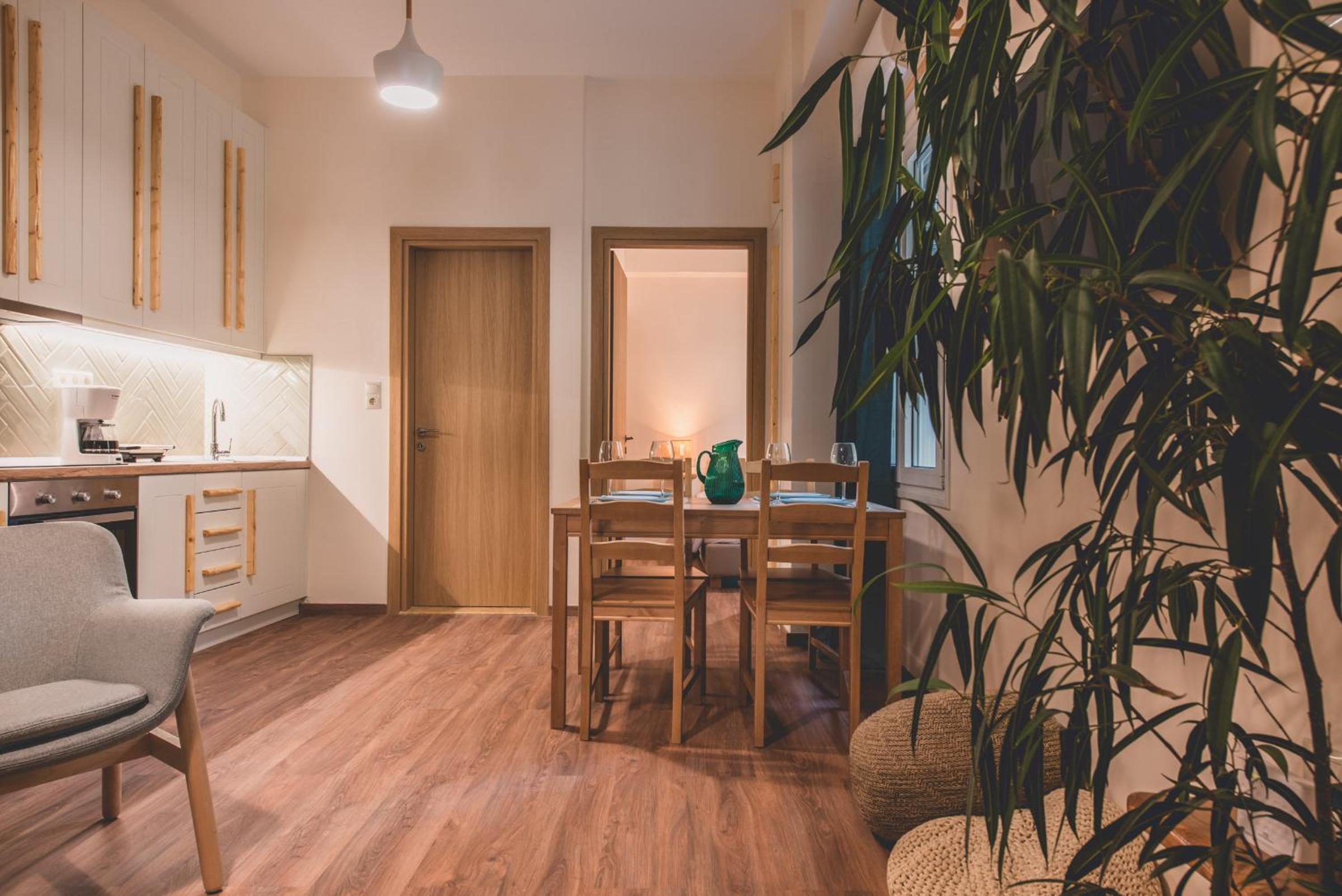 Luxury Apartment with Acropolis view Terrace and Jacuzzi in the Heart of Athens - Living Stone Azurite