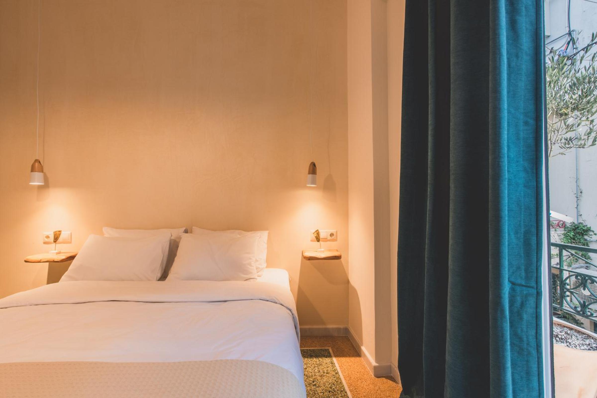 Luxury Apartment with Acropolis view Terrace and Jacuzzi in the Heart of Athens - Living Stone Azurite