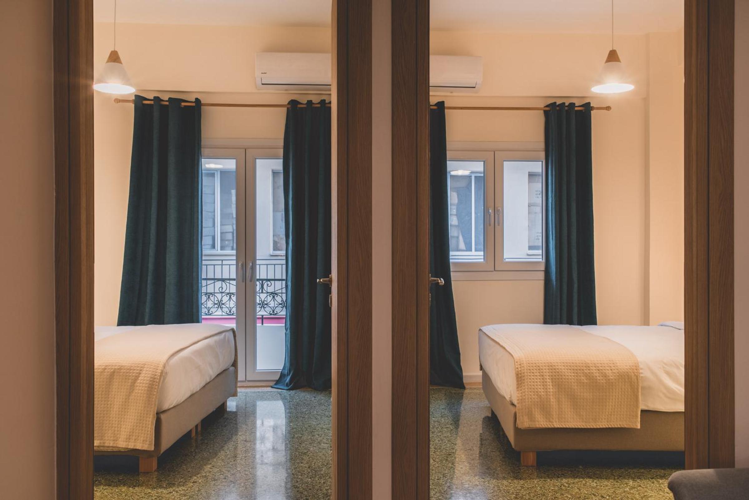 Luxury Apartment with Acropolis view Terrace and Jacuzzi in the Heart of Athens - Living Stone Azurite