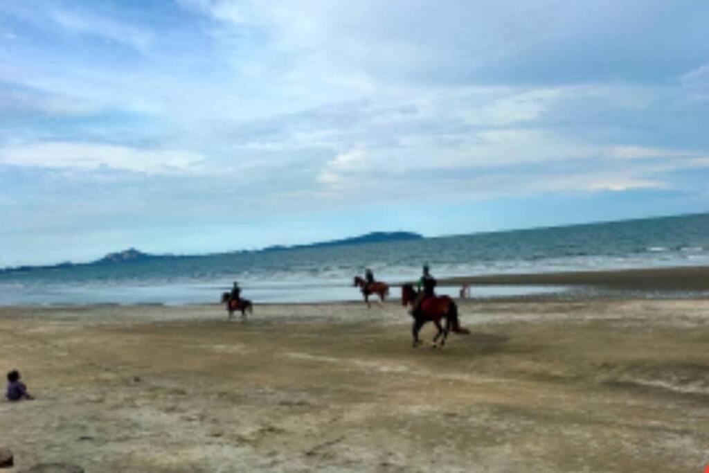 Timurbay Beach Resort kuantan by Ana photo 6