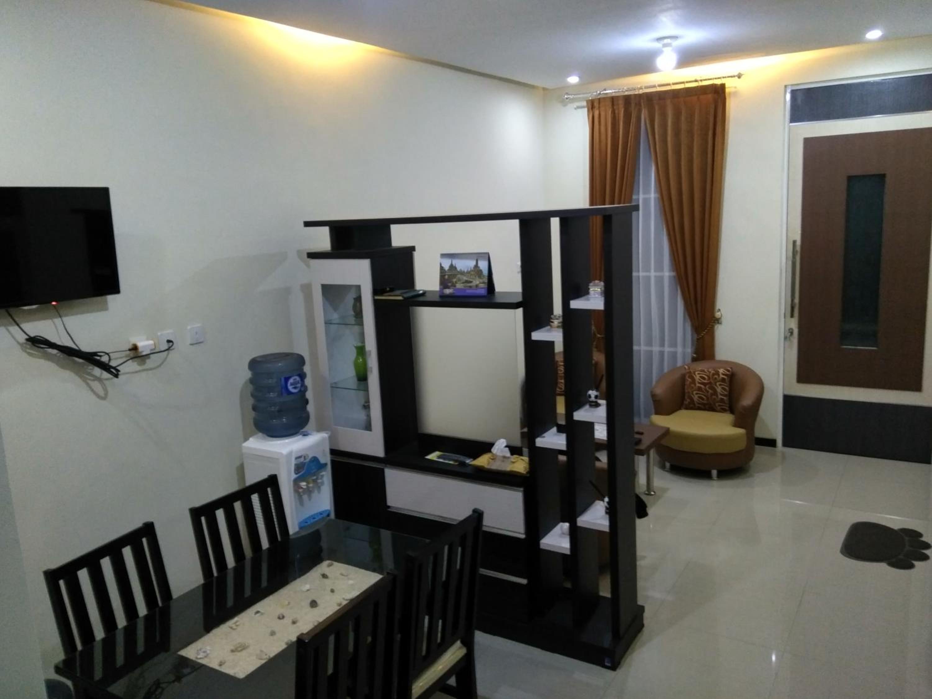 Villa Keluarga Batu view 4