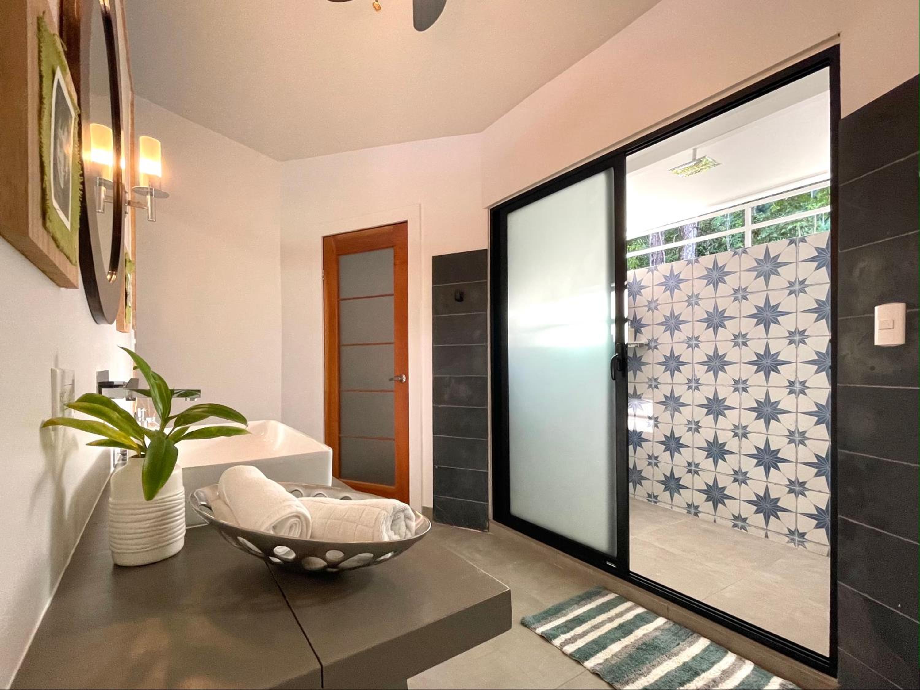 Tree of Life Cabinas