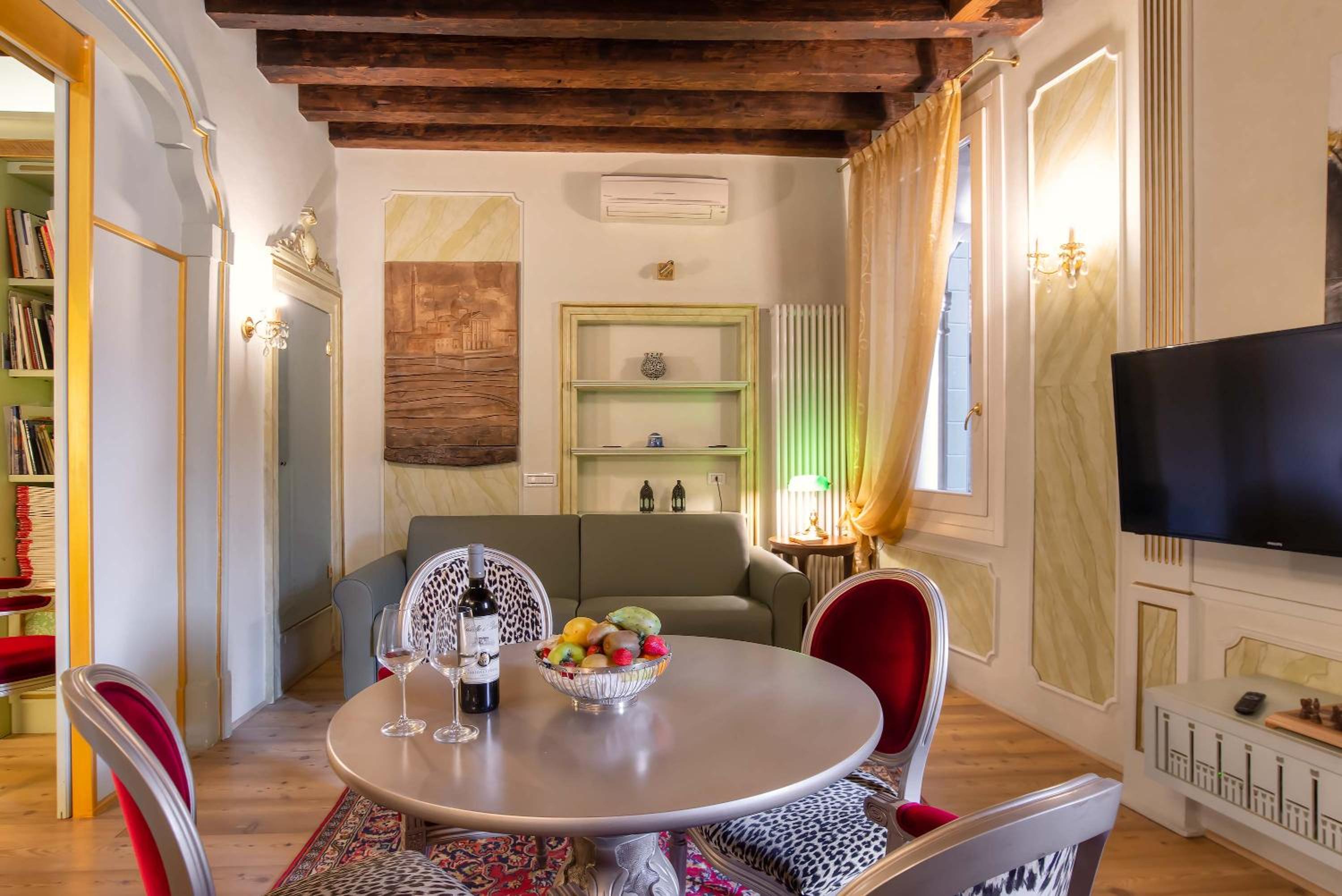 Sant'Angelo - Fenice Apartments in Venice
