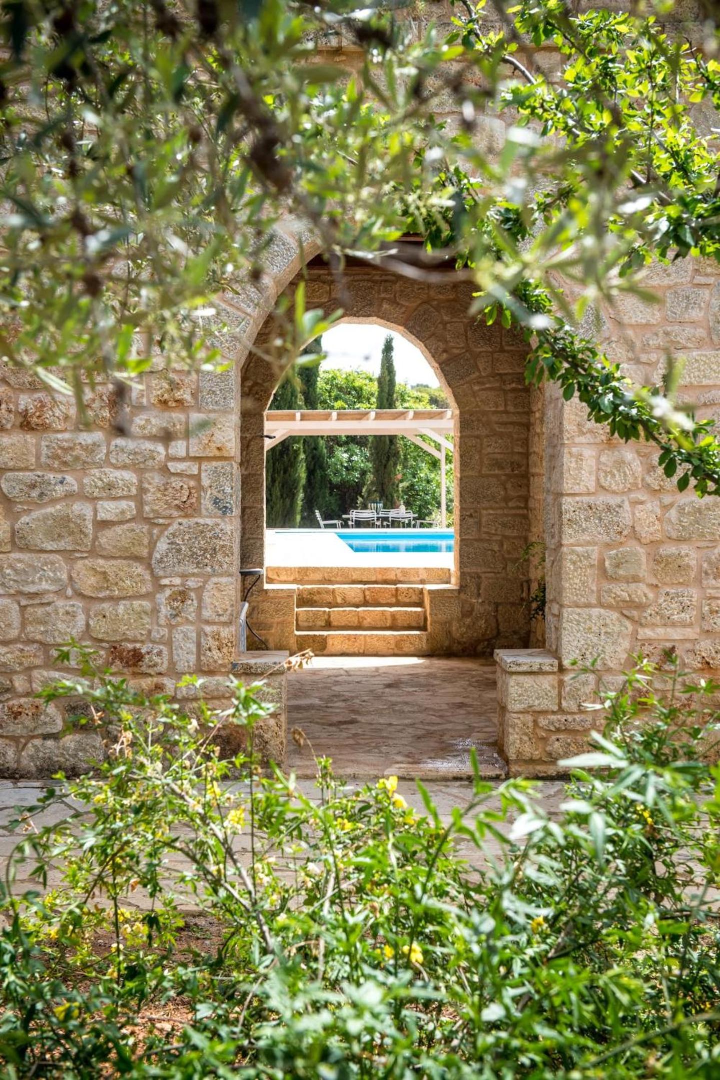 Magnificent, Authentic Private Villa and the Guest house view 5