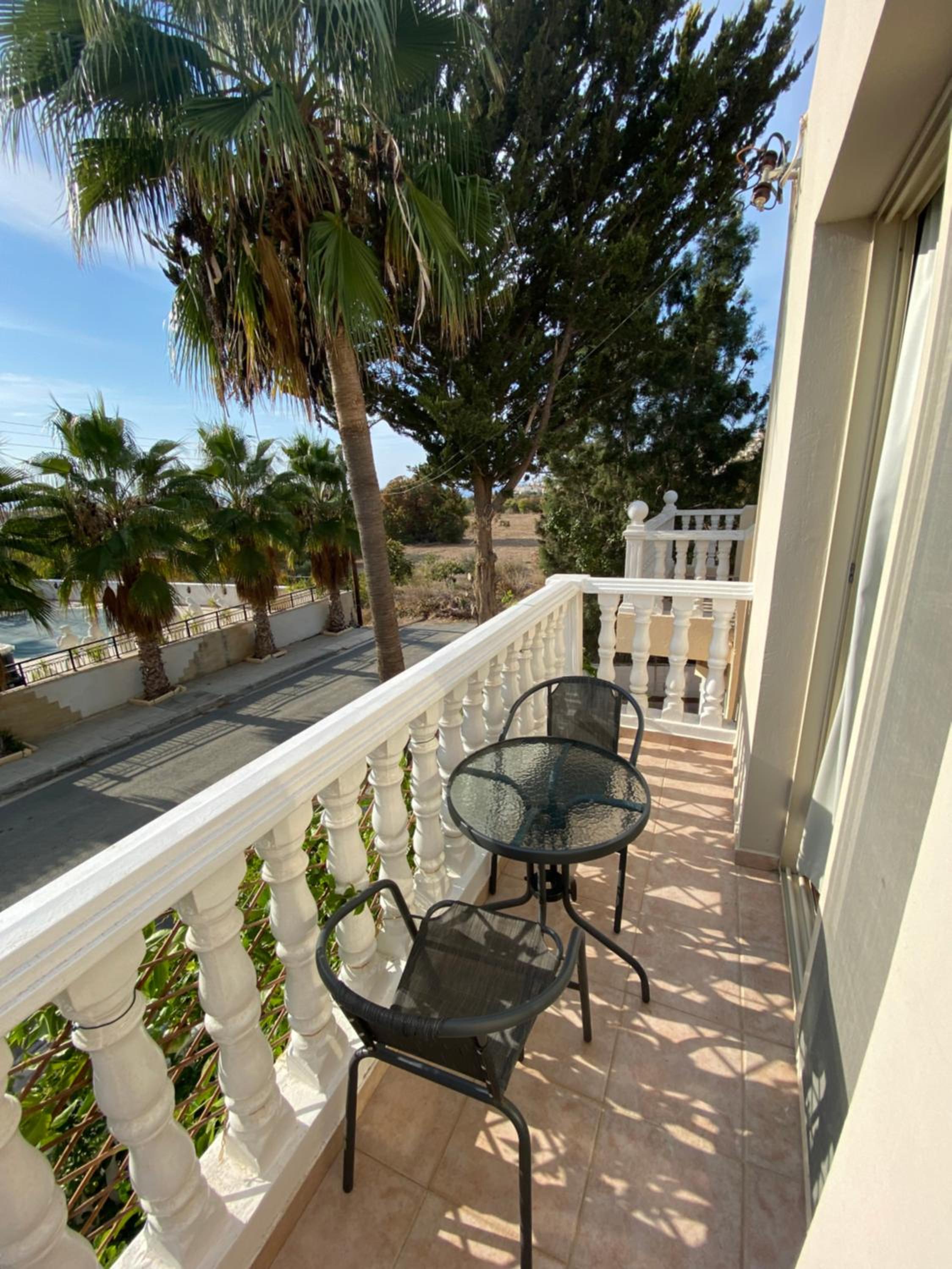 Moutallos Rooms Inn Homes