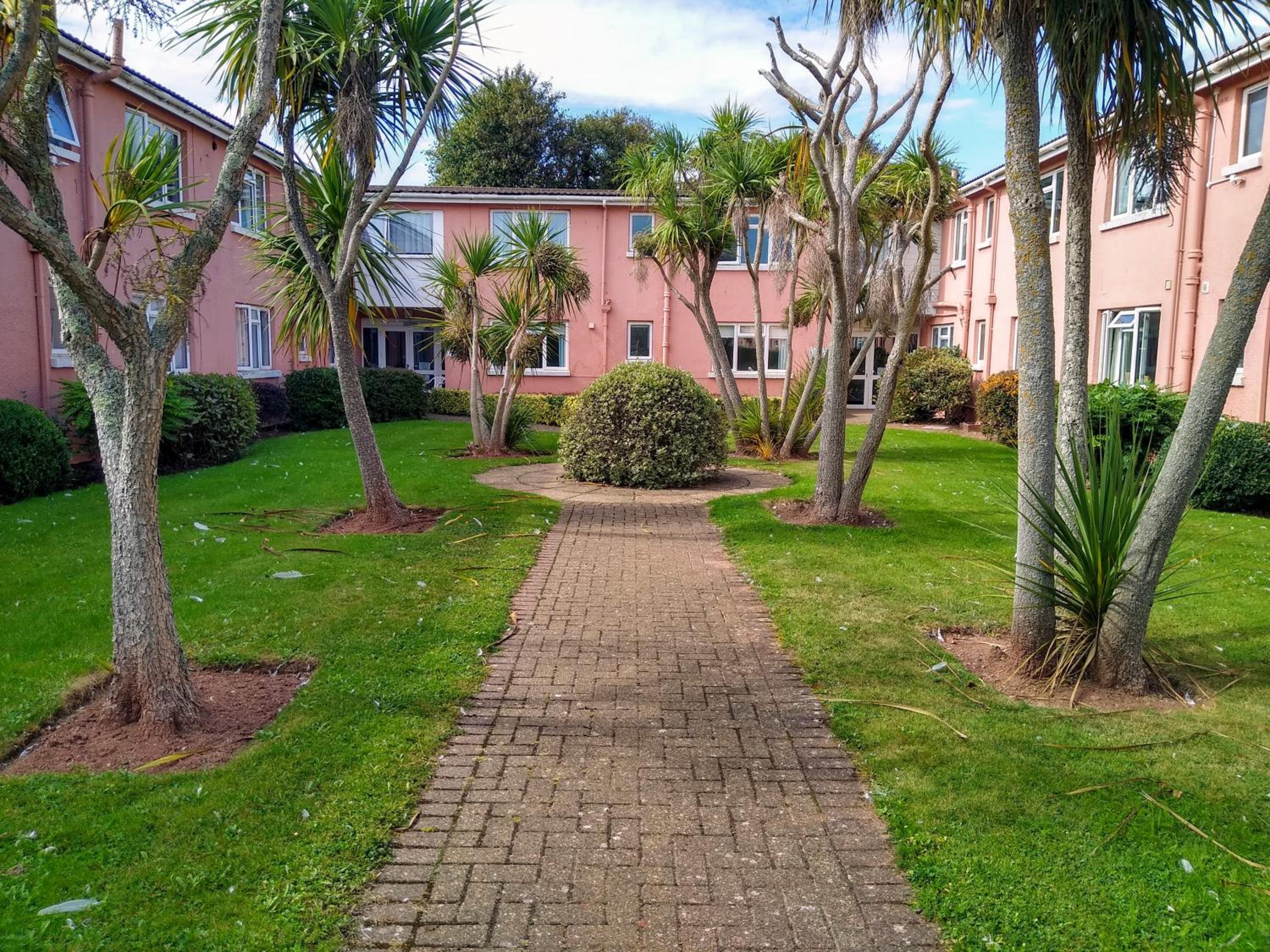 45 New Esplanade Court view 4