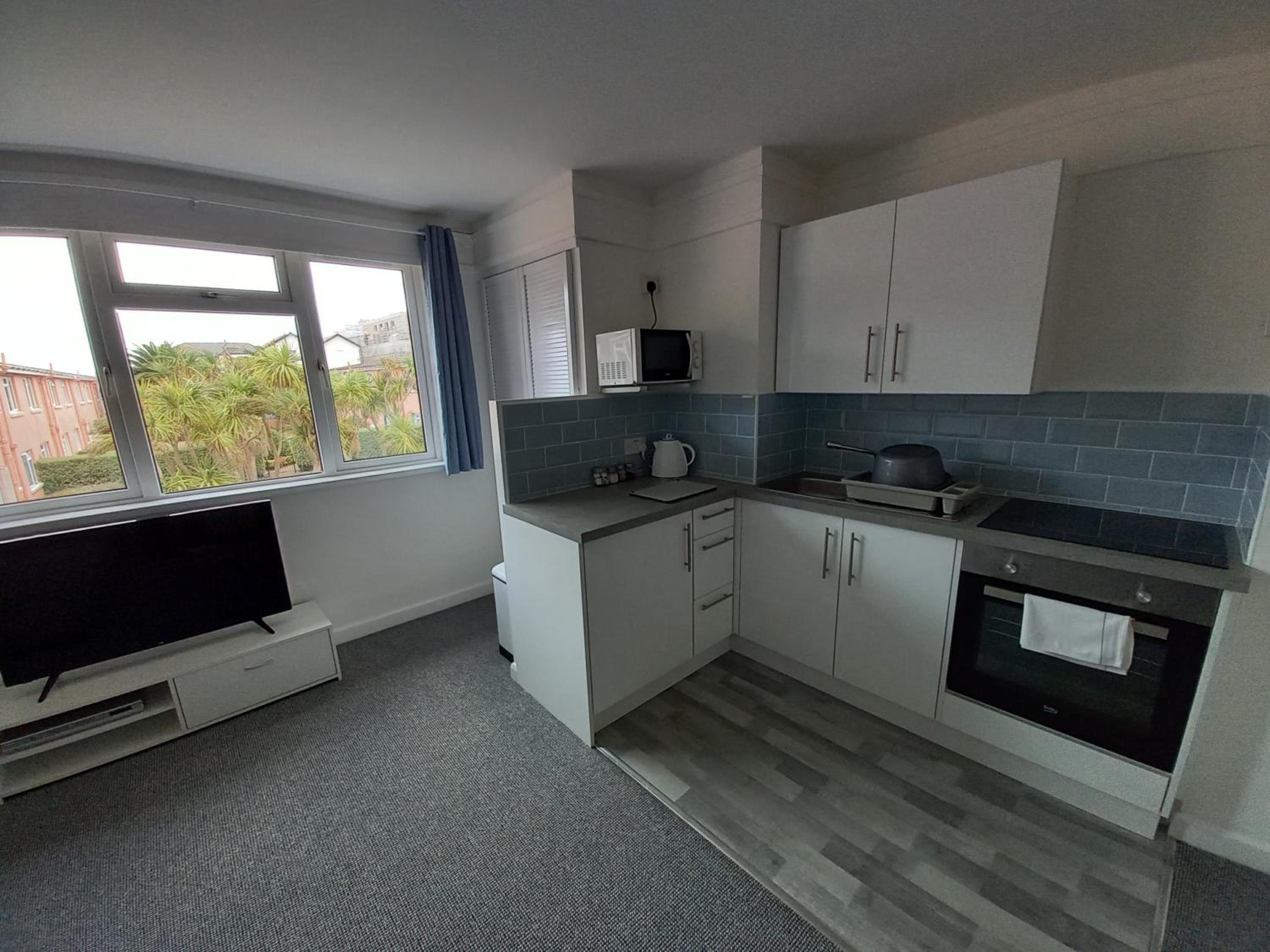 45 New Esplanade Court view 5