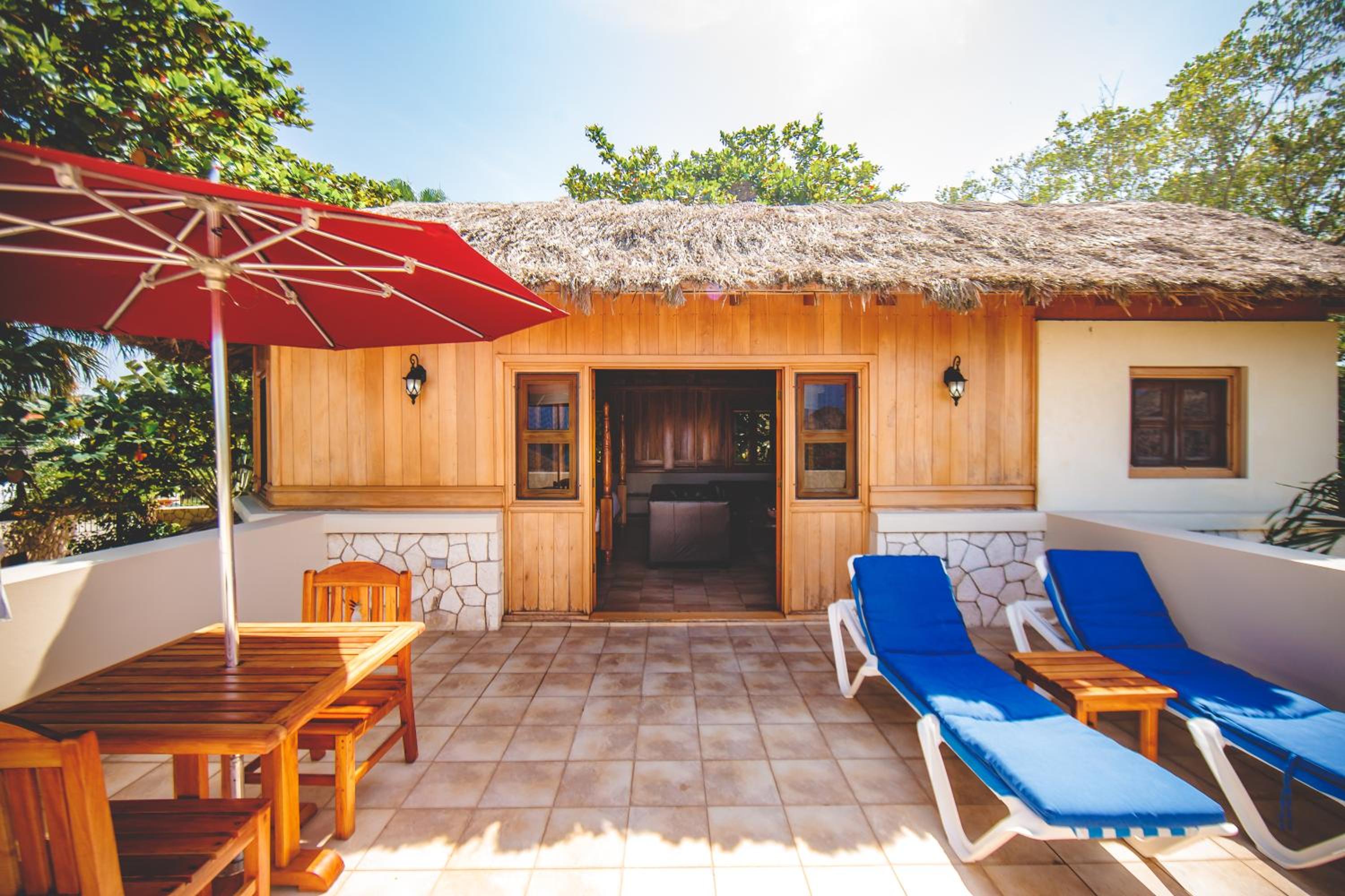Ocean Cliff Hotel Negril Limited - Adults Only