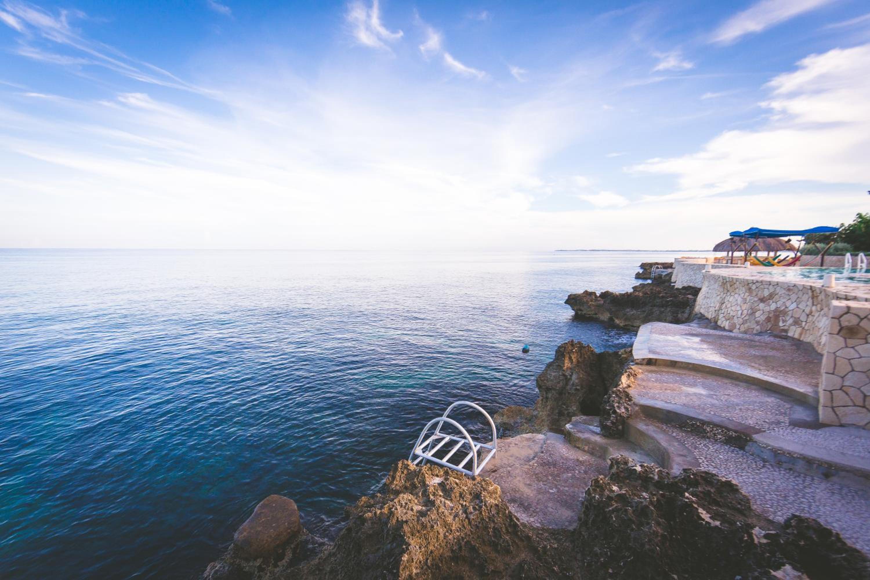Ocean Cliff Hotel Negril Limited - Adults Only