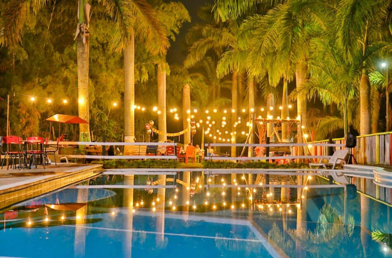 swimming pool