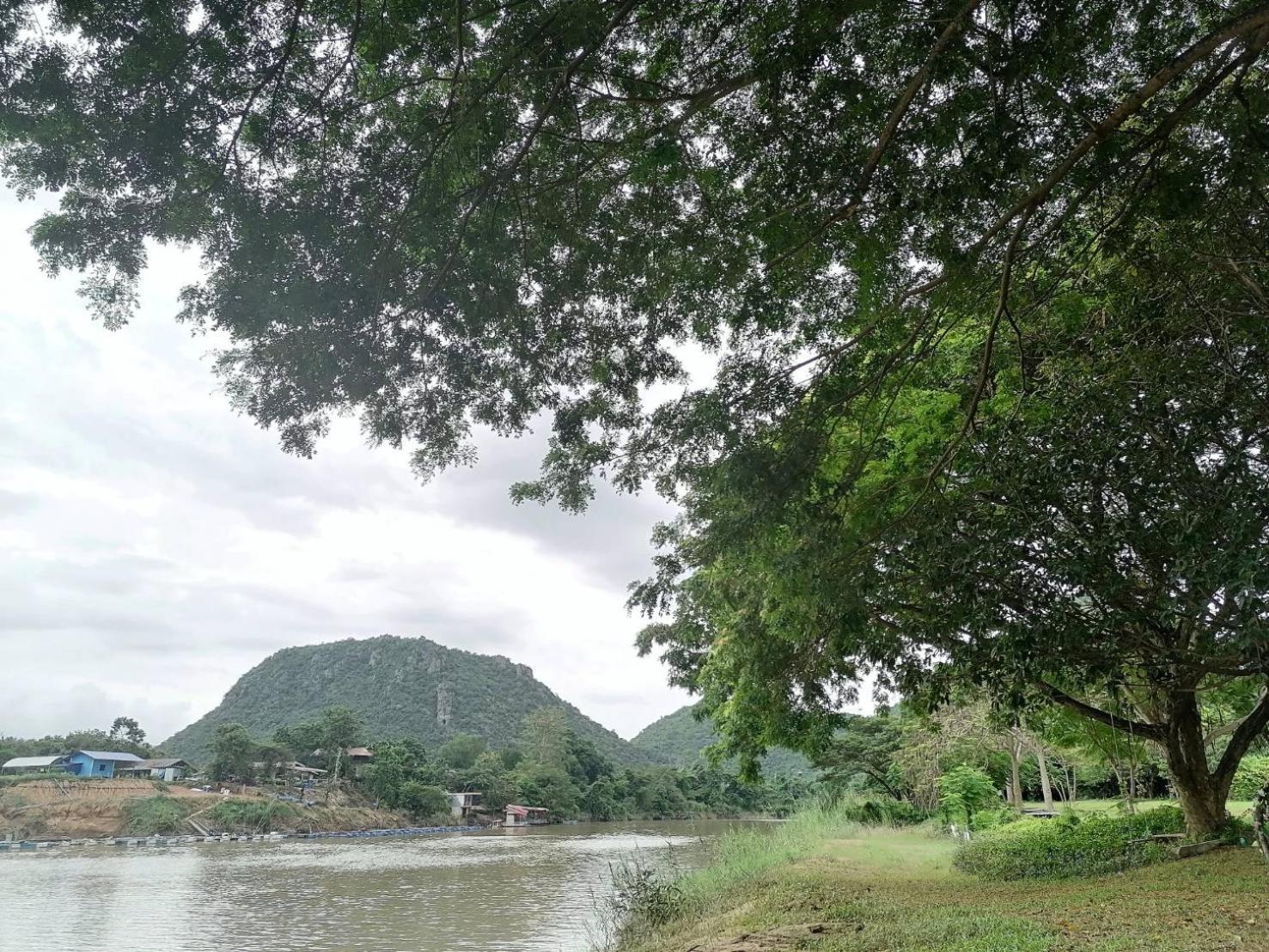 River Kwai Kiri Resort
