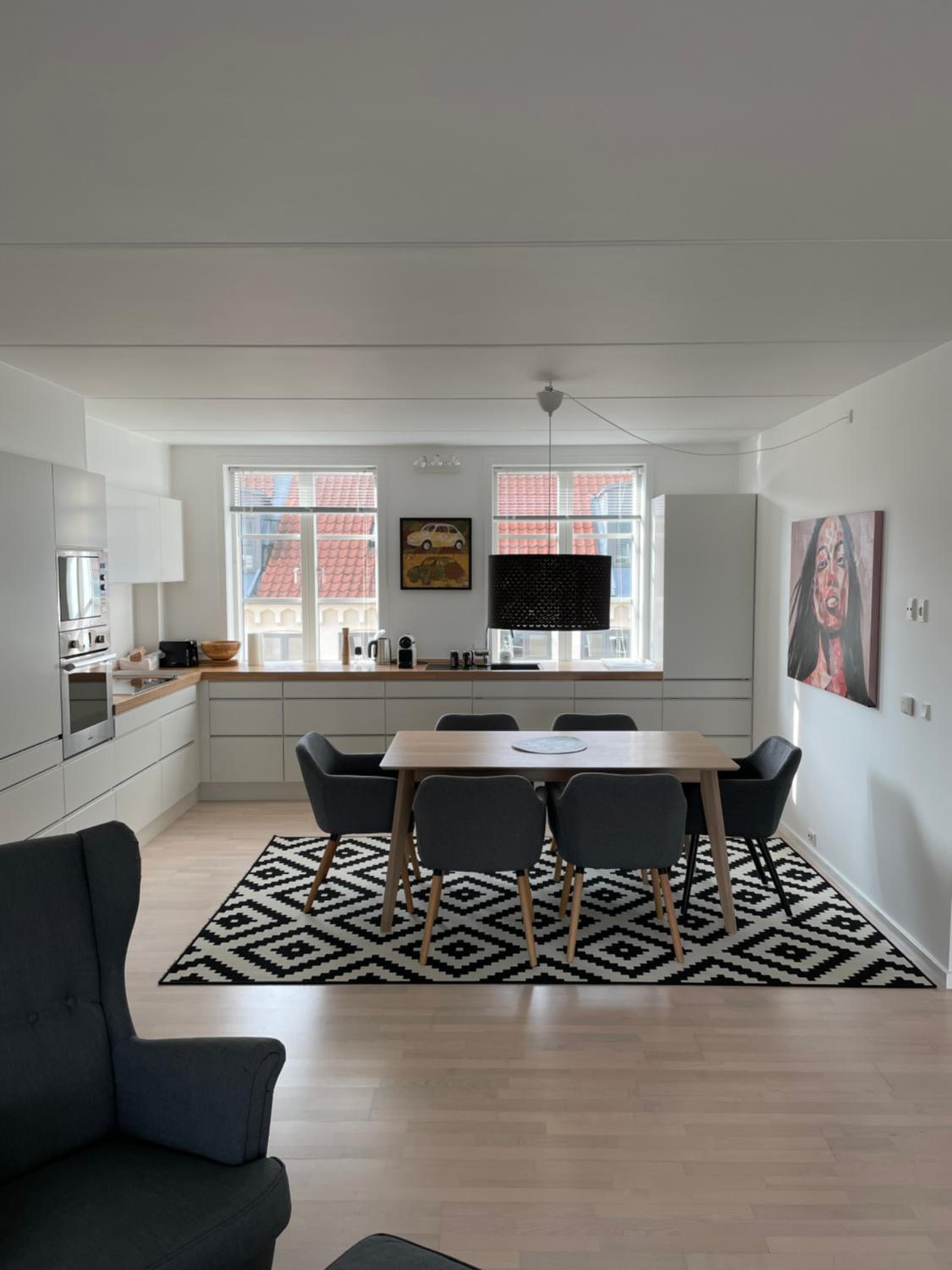CITY LUX APARTMENT, 2 FULL BATHROOMs view 2