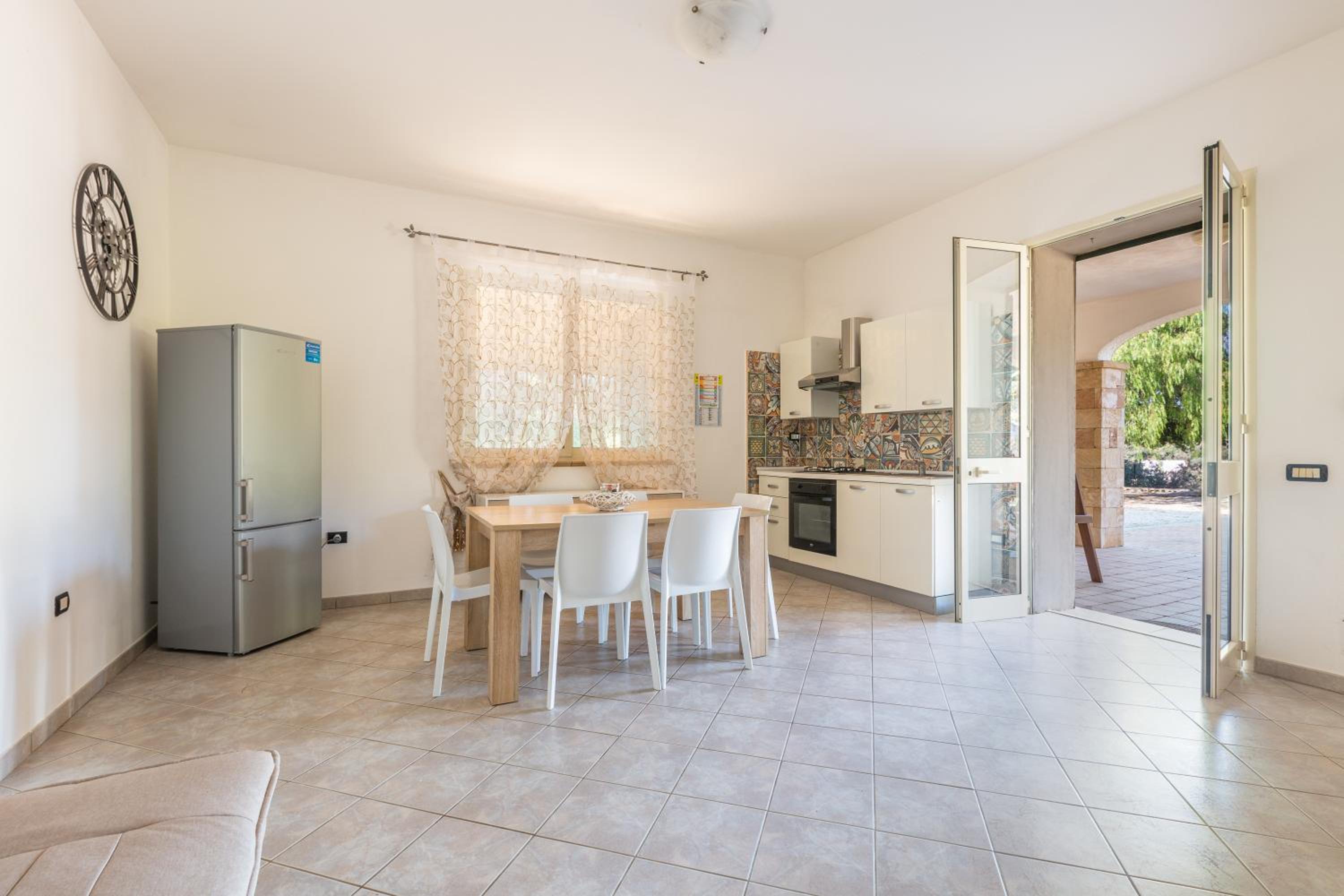 Villa Nepole en Torre Vado — kitchen