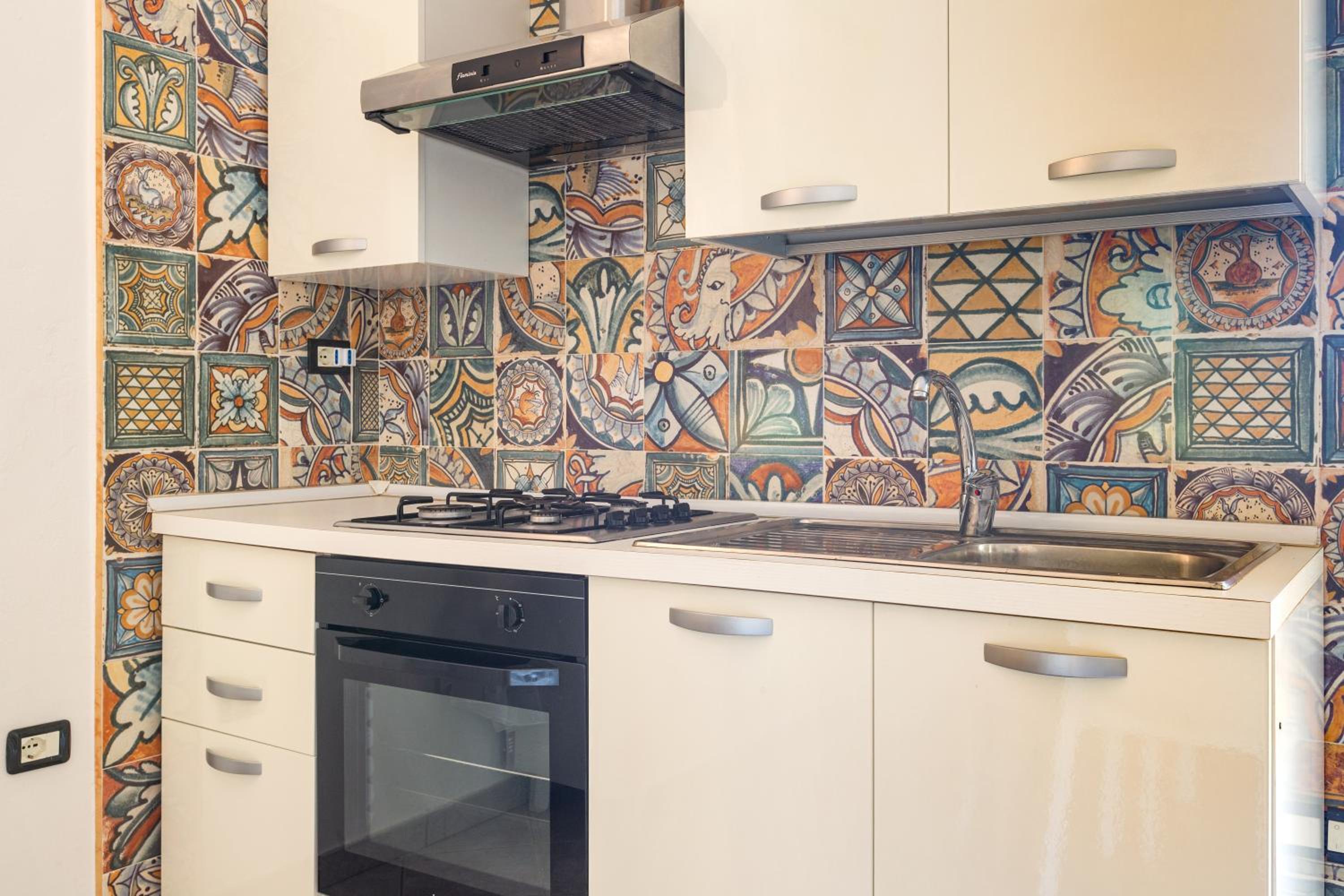 Villa Nepole en Torre Vado — kitchen