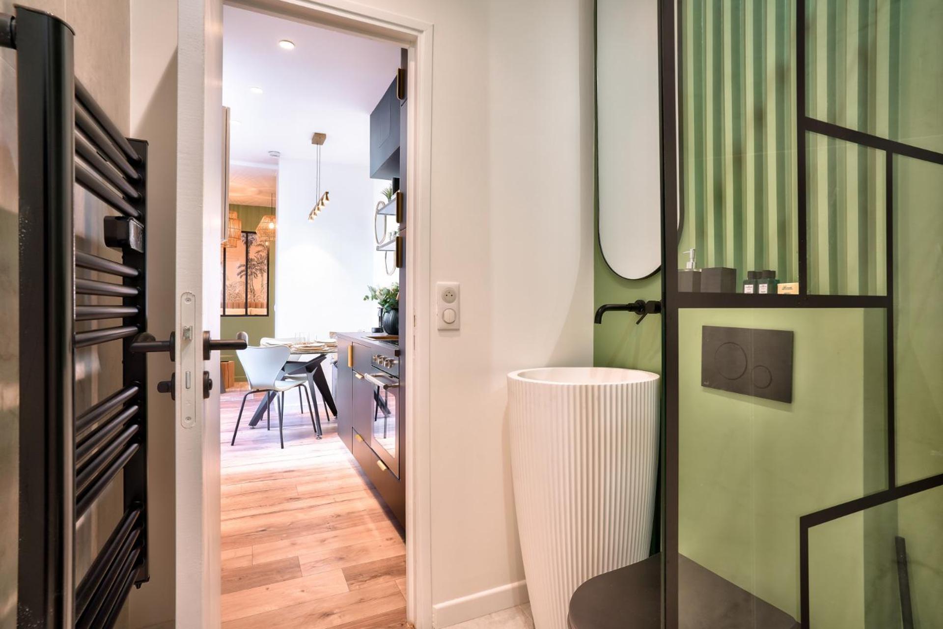 NEW Eiffel Tour ! Splendid Apartments in the Heart of Paris