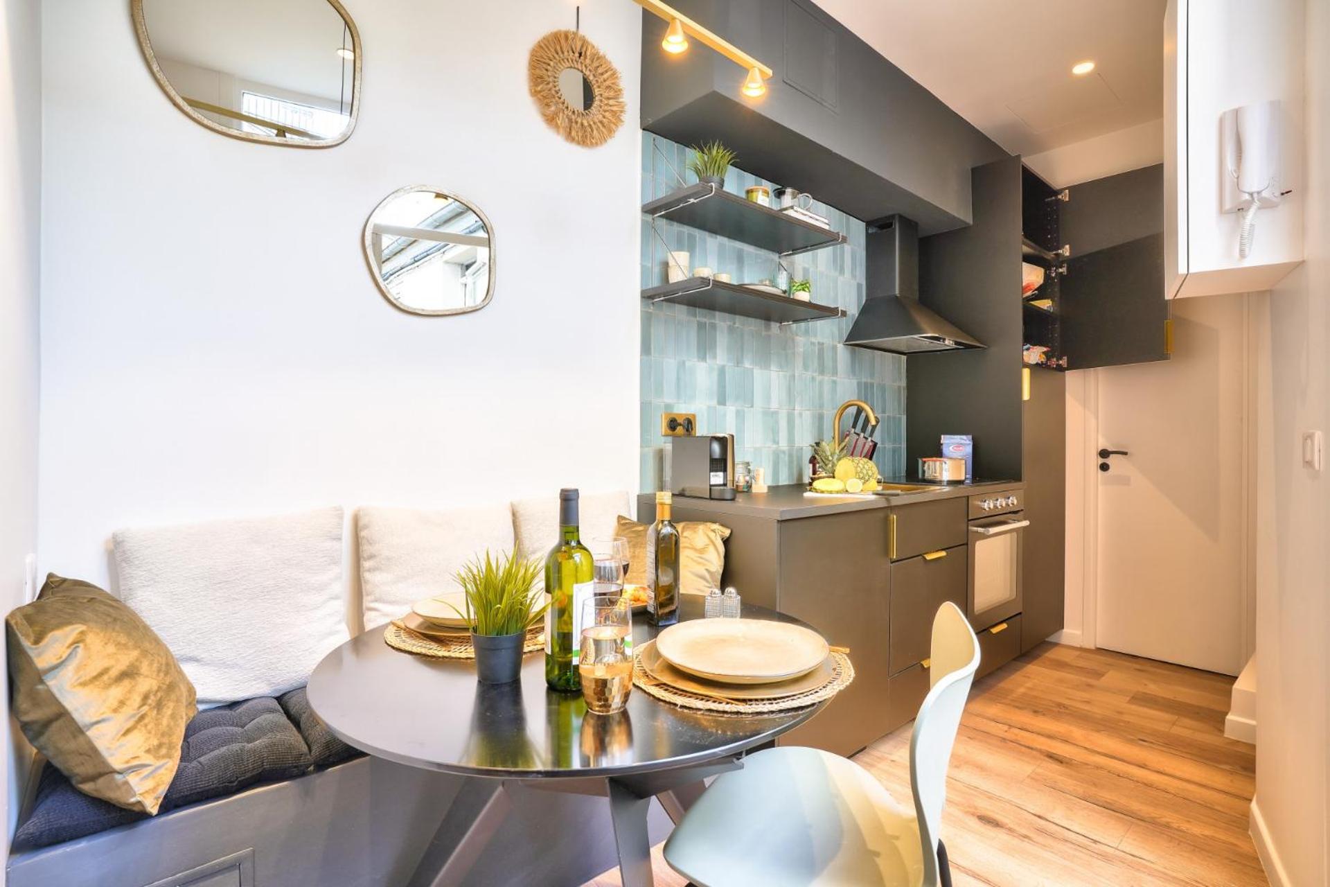 NEW Eiffel Tour ! Splendid Apartments in the Heart of Paris