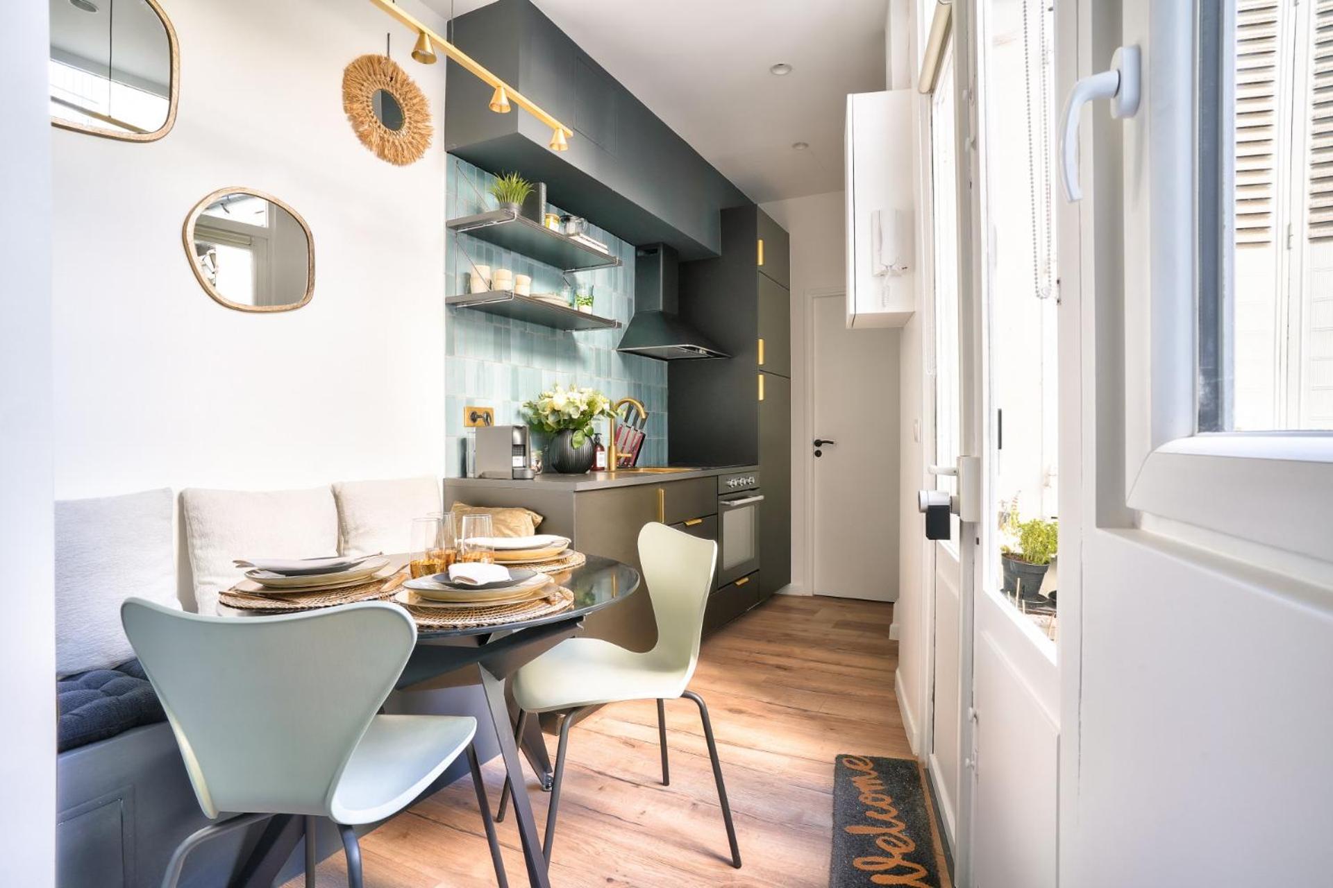 NEW Eiffel Tour ! Splendid Apartments in the Heart of Paris