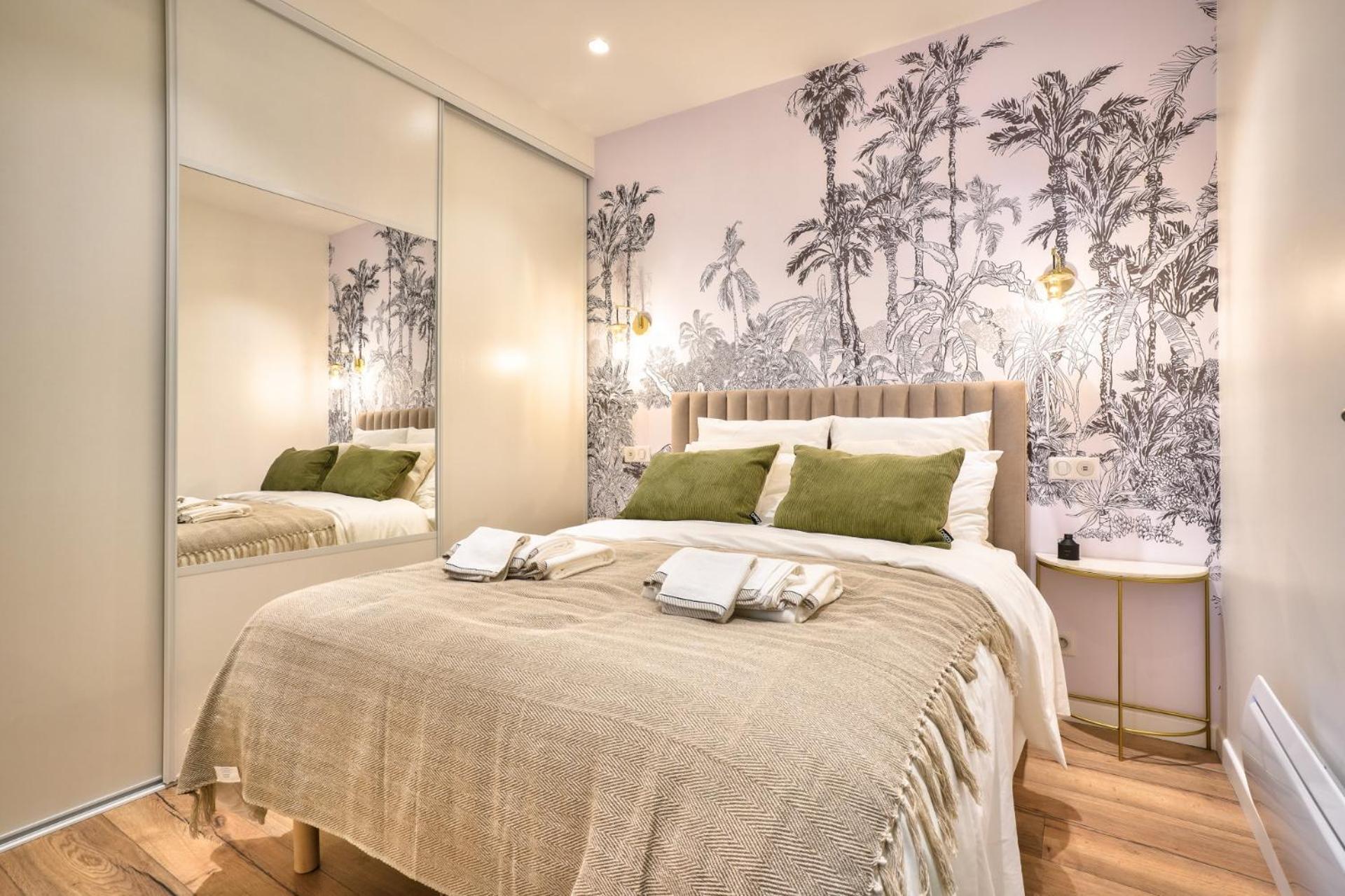 NEW Eiffel Tour ! Splendid Apartments in the Heart of Paris