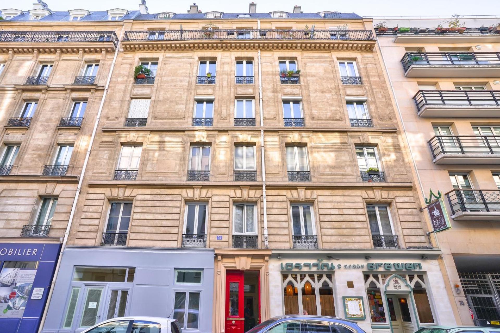 NEW Eiffel Tour ! Splendid Apartments in the Heart of Paris