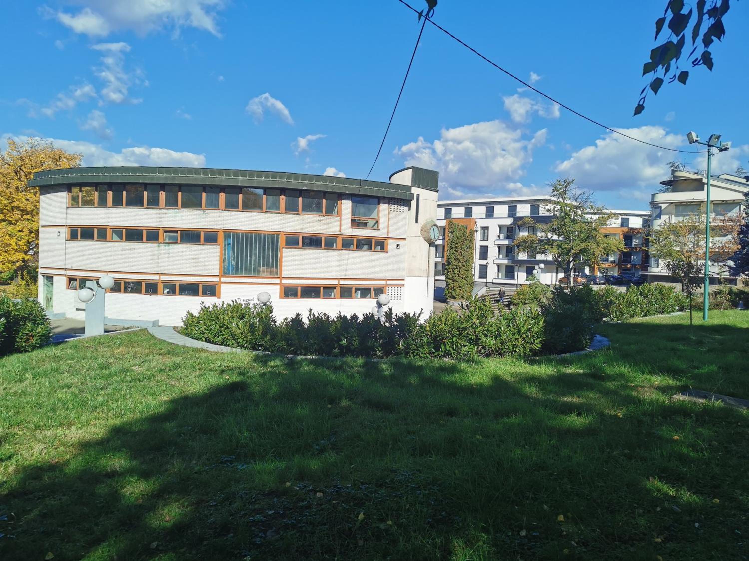 Photo 8