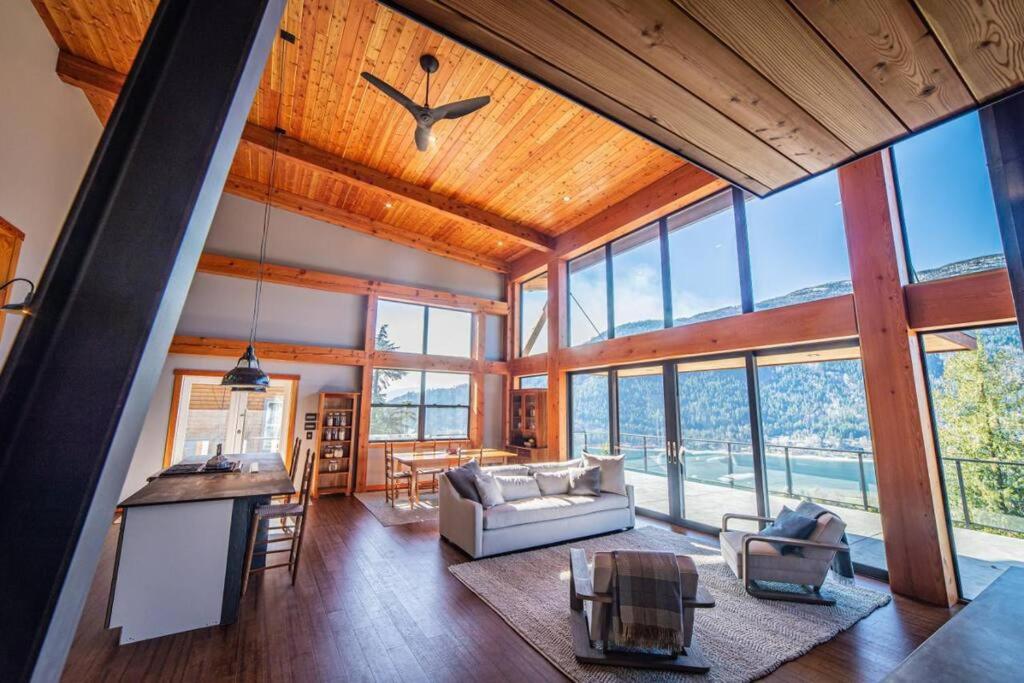 Luxe Modern Timberframe - Iconic Panorama Views with AC