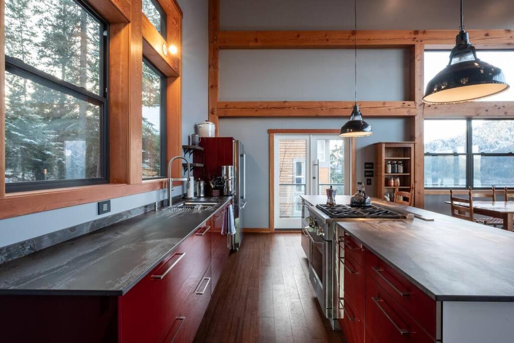 Luxe Modern Timberframe - Iconic Panorama Views with AC