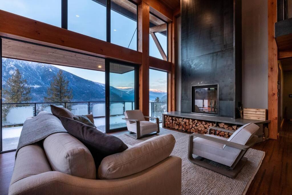 Luxe Modern Timberframe - Iconic Panorama Views with AC
