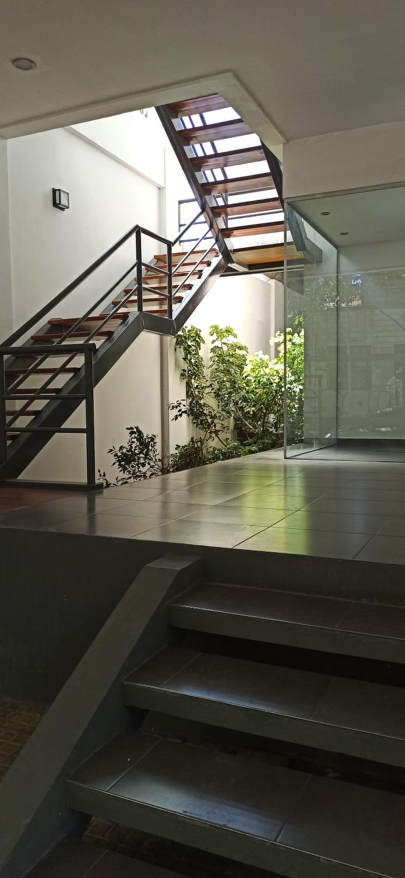 La Plata moderno apart