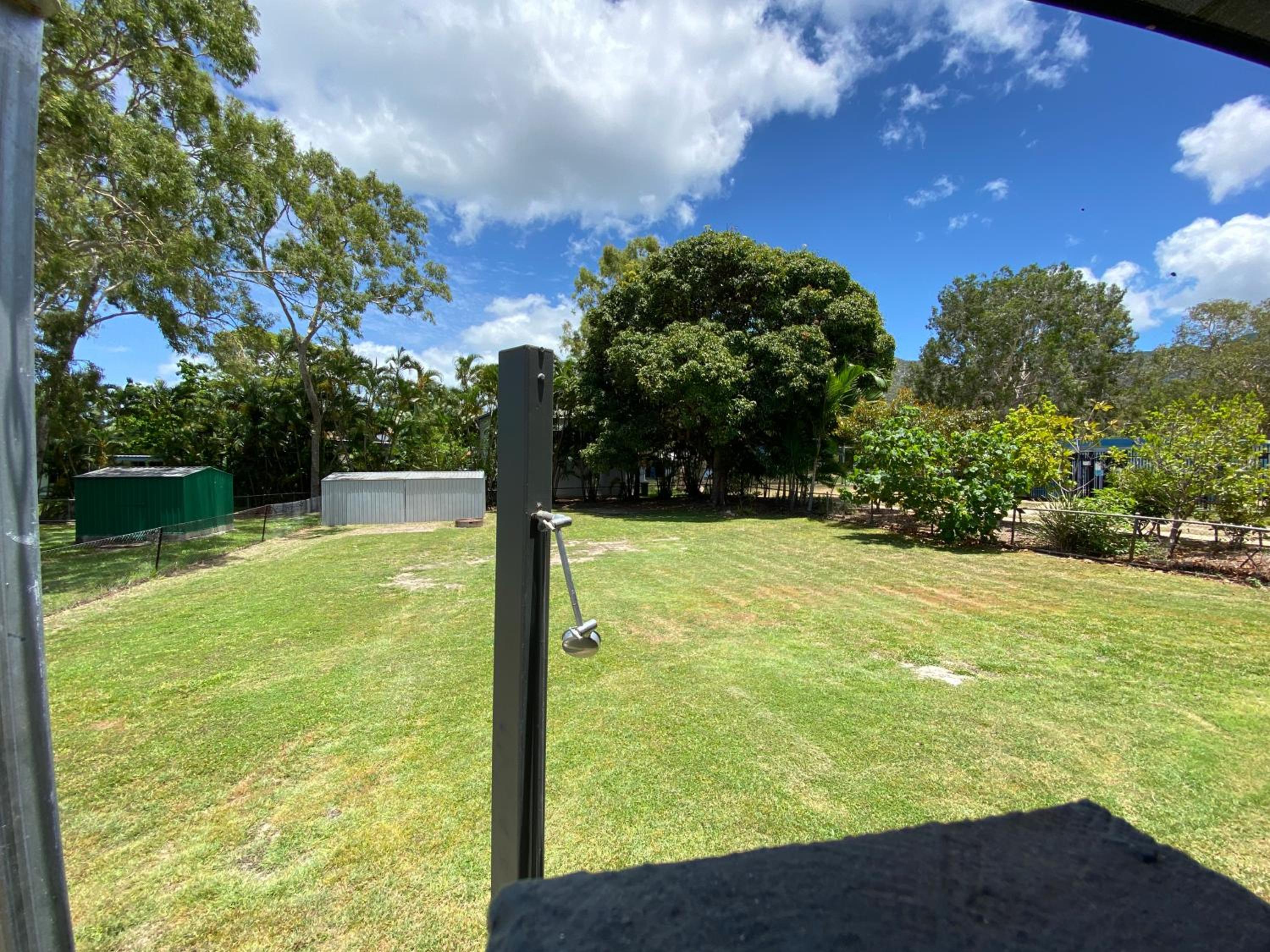 Modern Quiet Holiday 4 bedroom Home, Nelly Bay