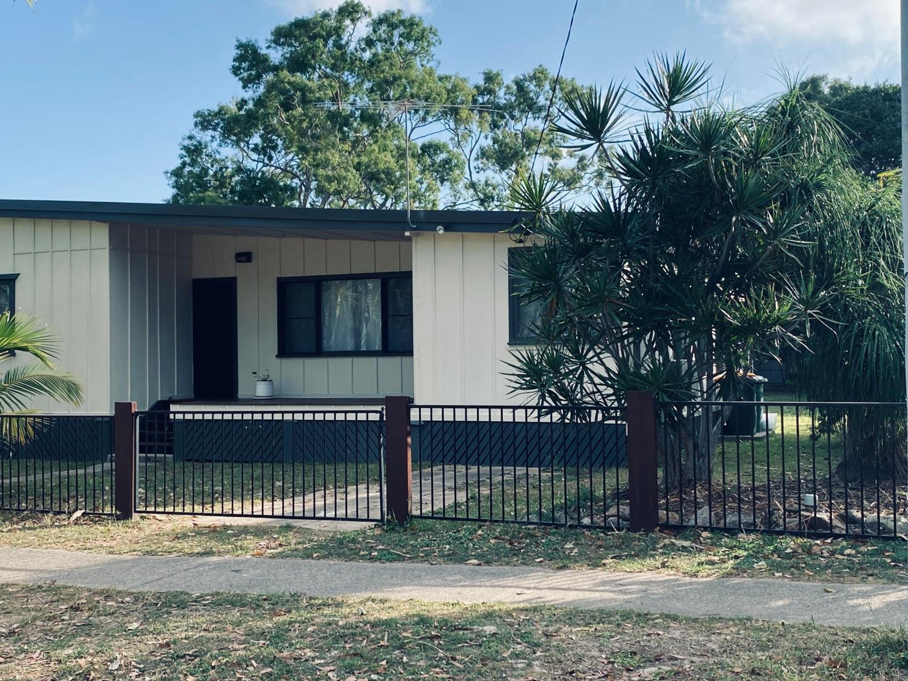 Modern Quiet Holiday 4 bedroom Home, Nelly Bay
