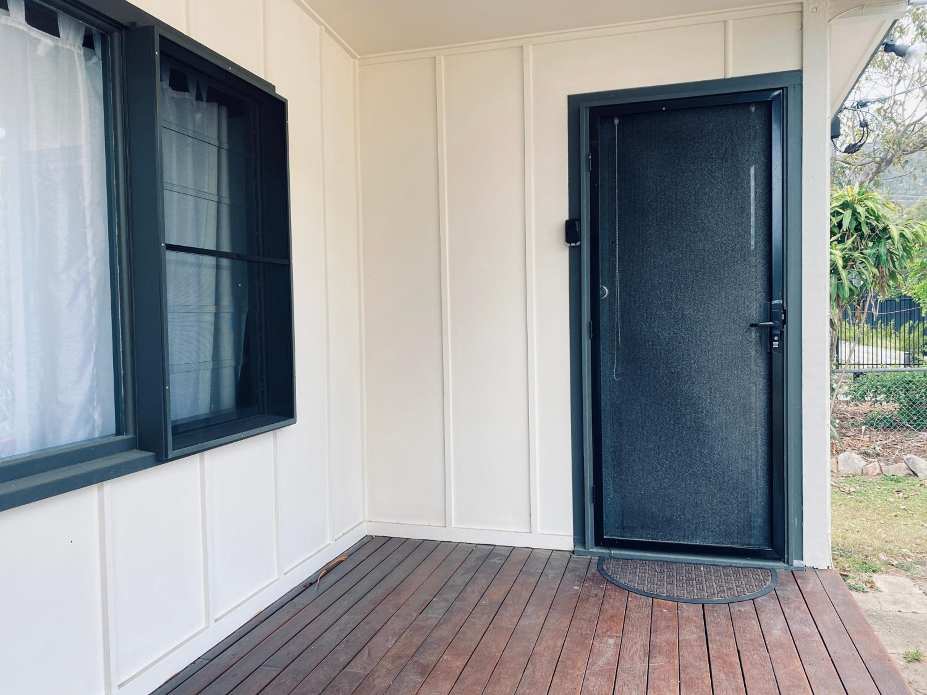 Modern Quiet Holiday 4 bedroom Home, Nelly Bay