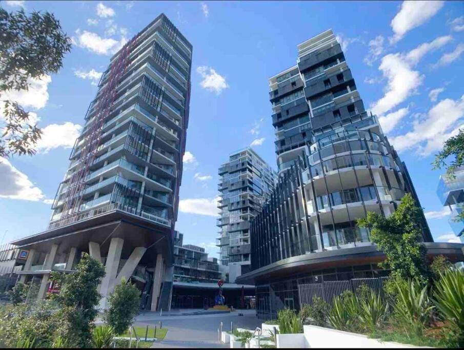 Macquarie Park high level 2bed 2bath with Study Gym & Pool