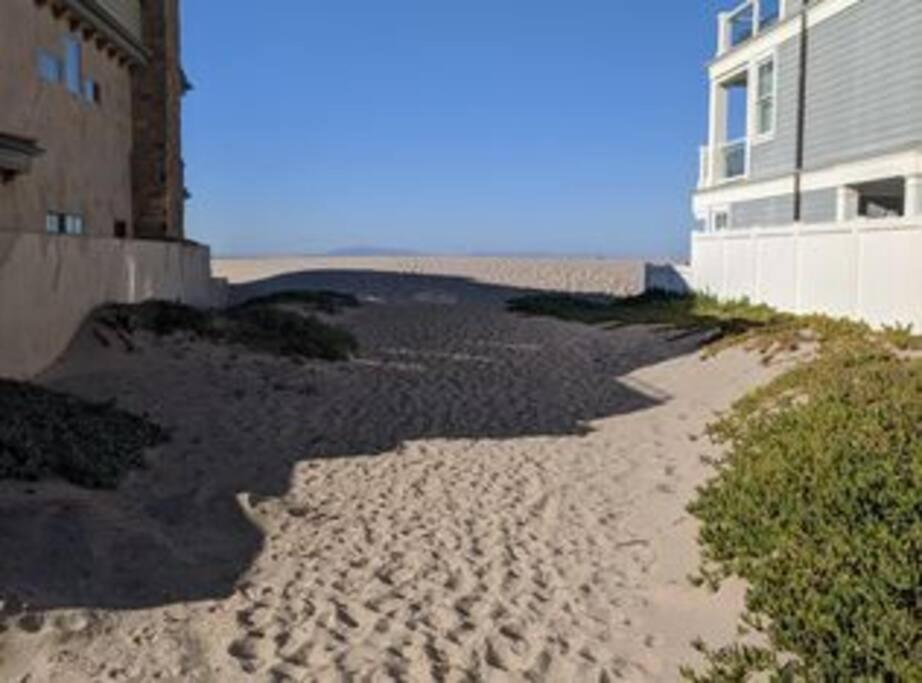 Stunning Hollywood Beach Ocean Front Home-0xnard