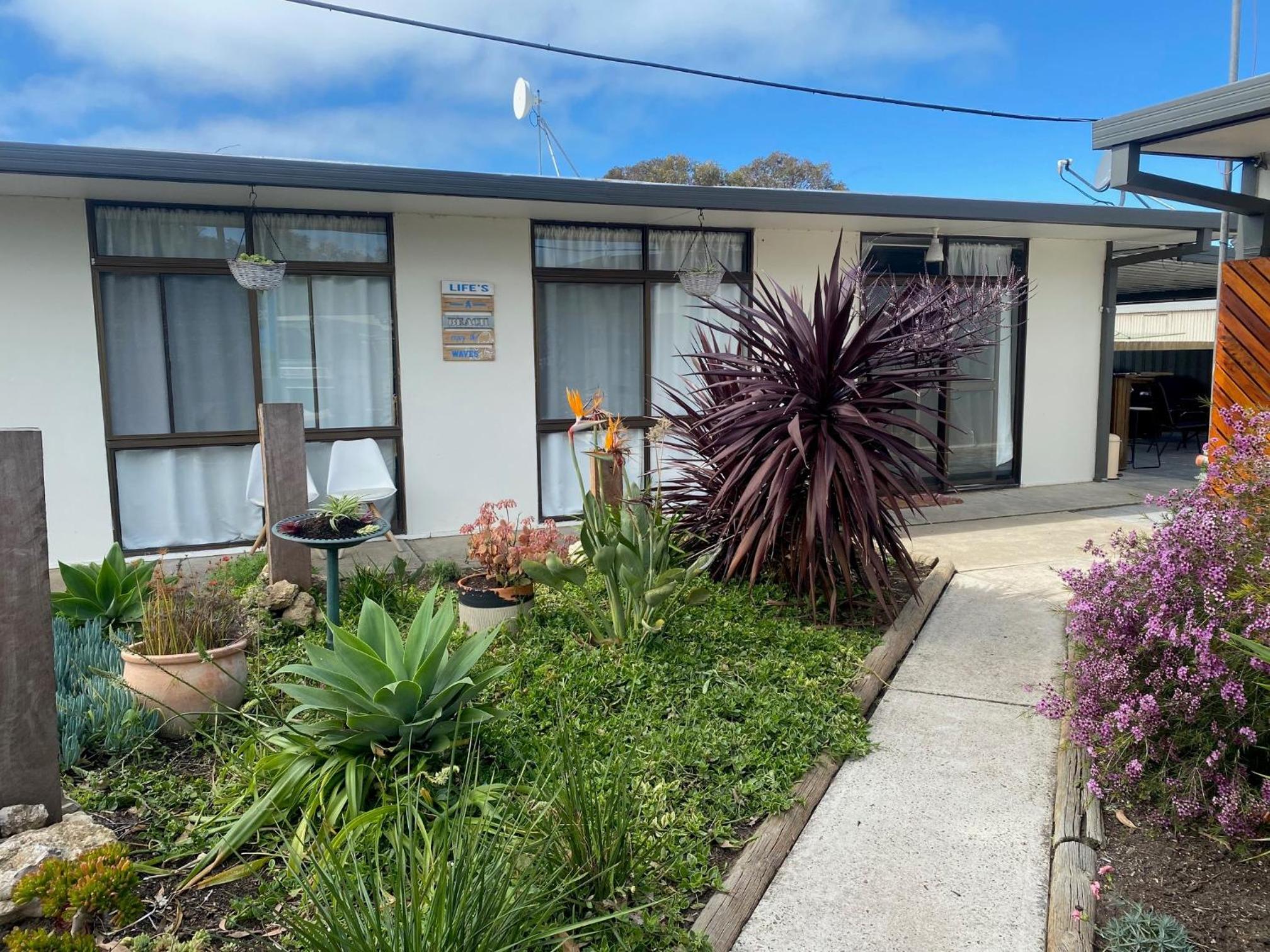 Investigator Beach Breeze Apartments U3 view 2