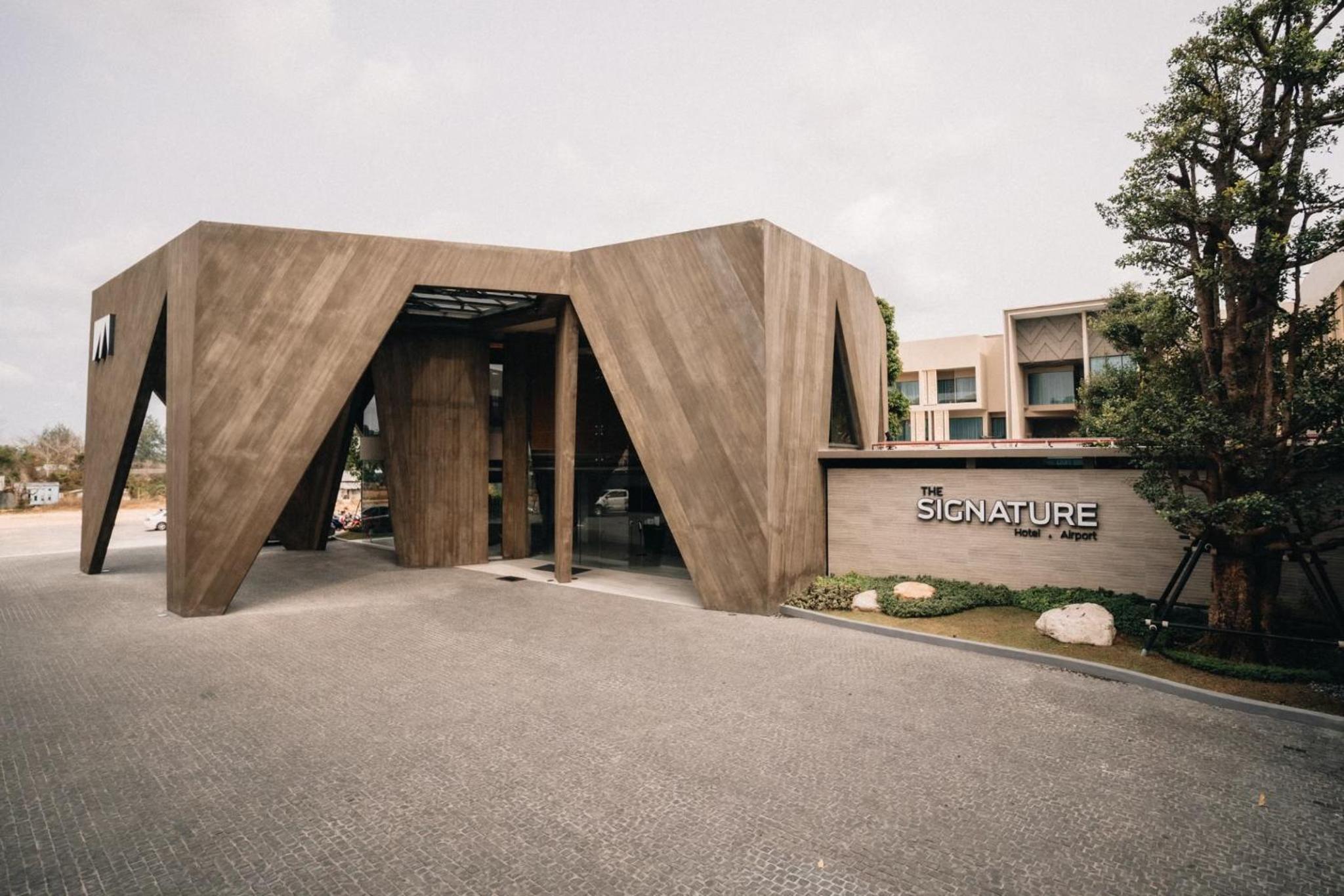 The Signature Hotel Airport 69