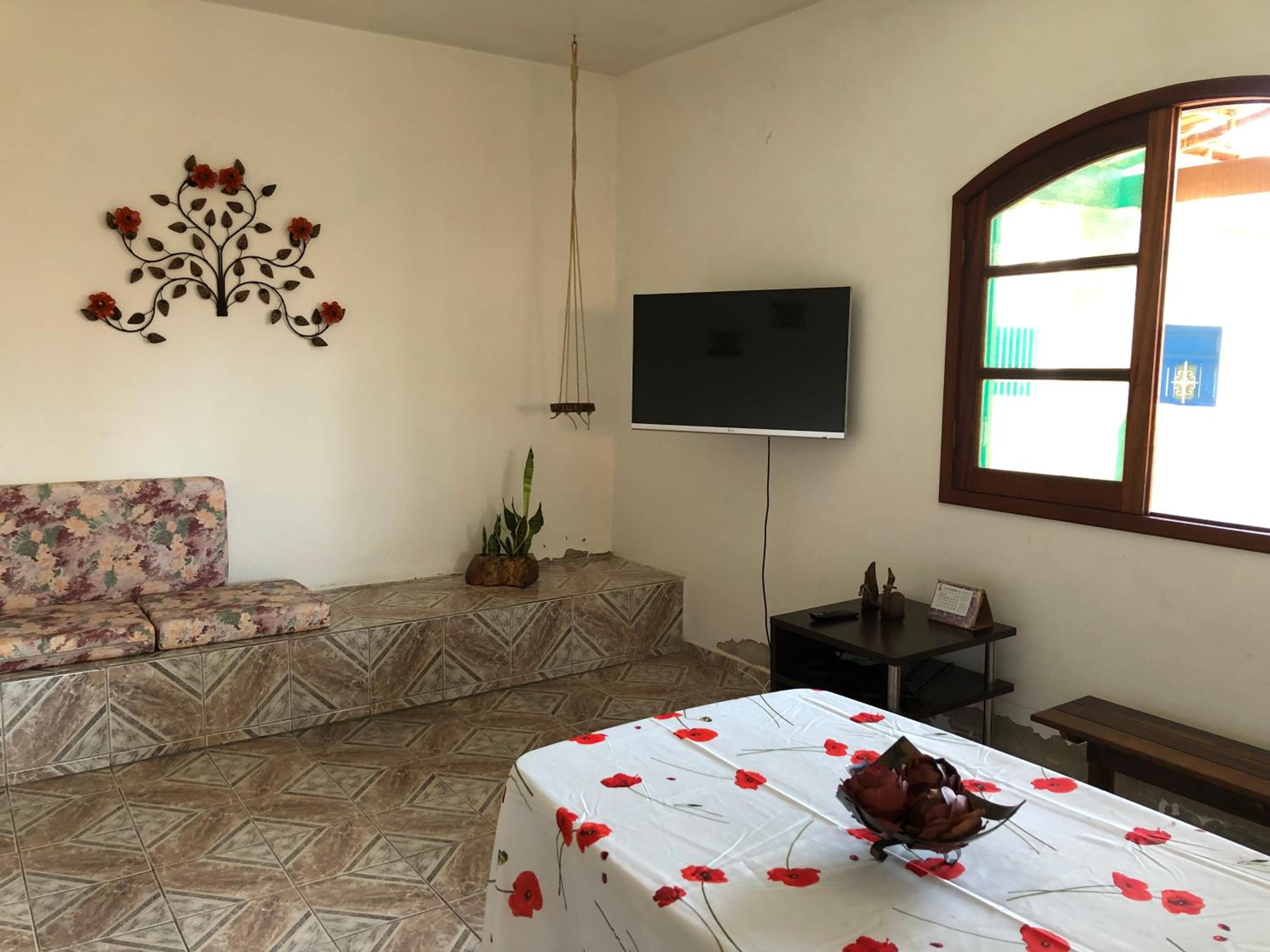 Casa com piscina, ar condicionado, campo de futebol e área gourmet a um quarteirão da lagoa de Praia Seca