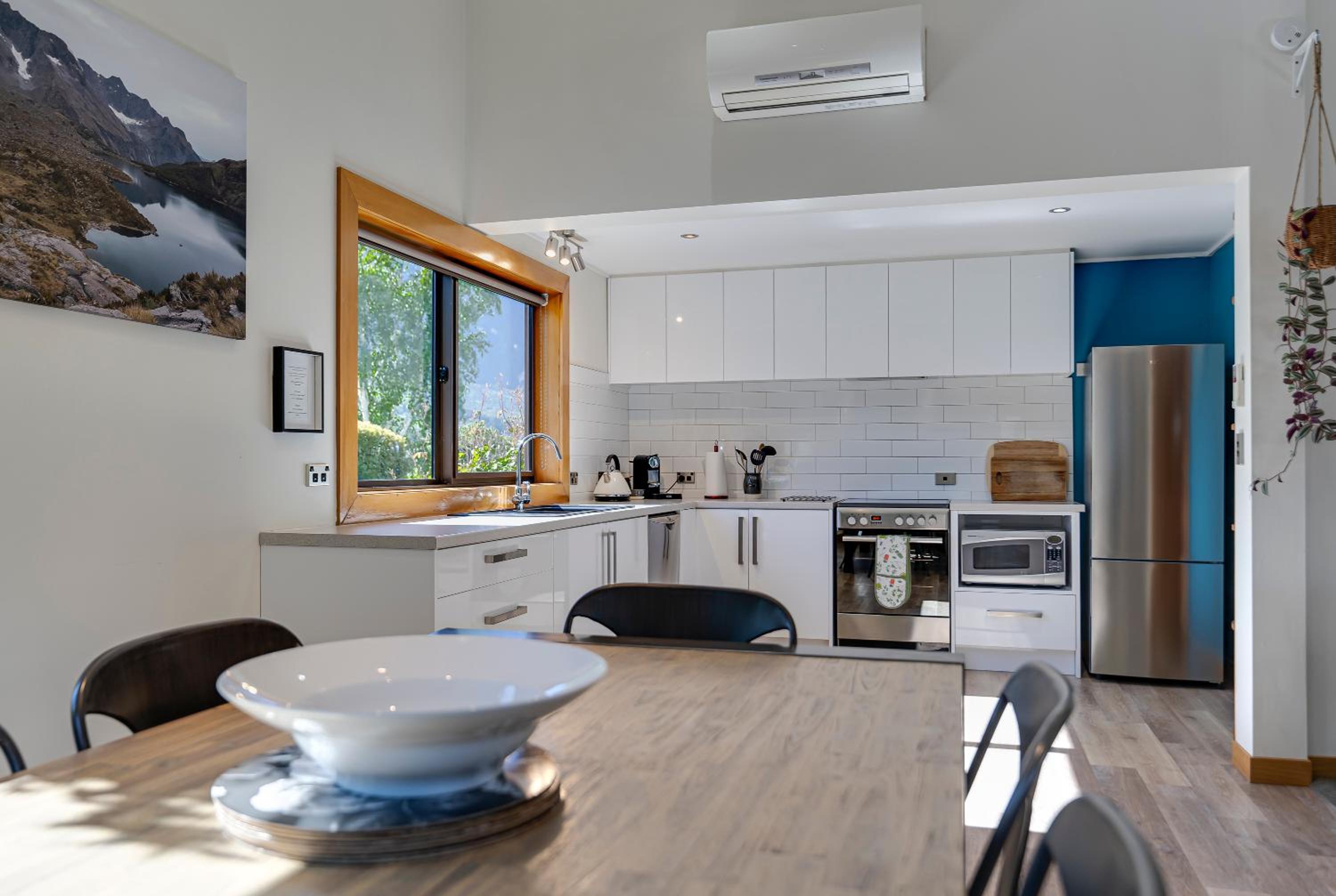 Riverside Three Bedroom - Remarkable Views view 3