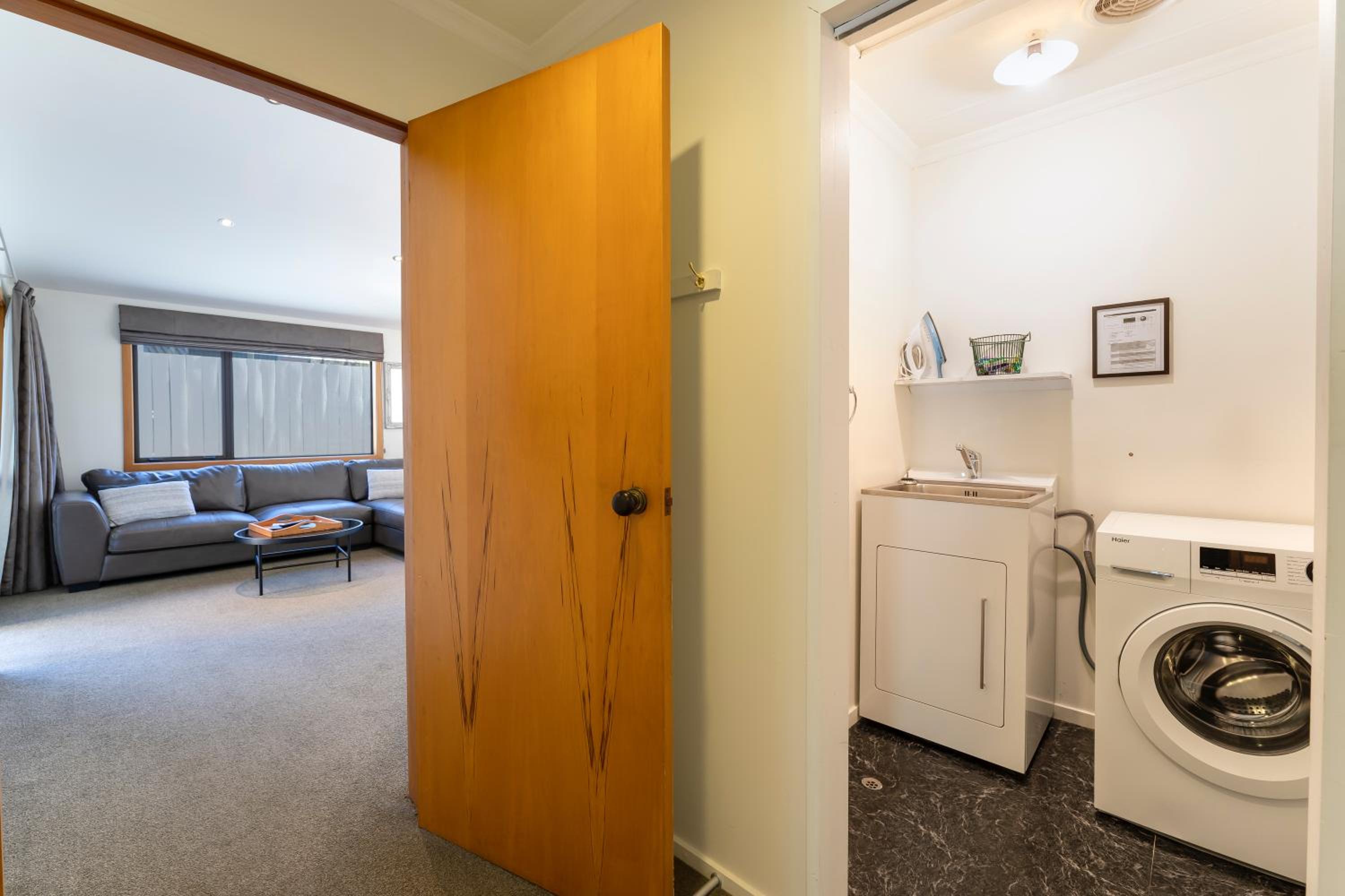 Riverside Three Bedroom - Remarkable Views view 5
