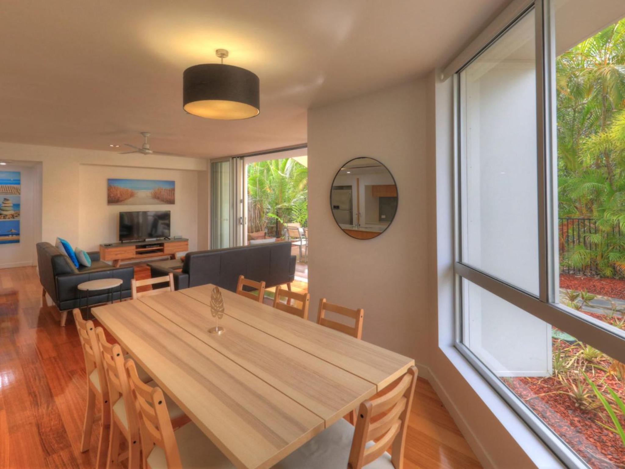 Maggies Beachfront Apartment 2