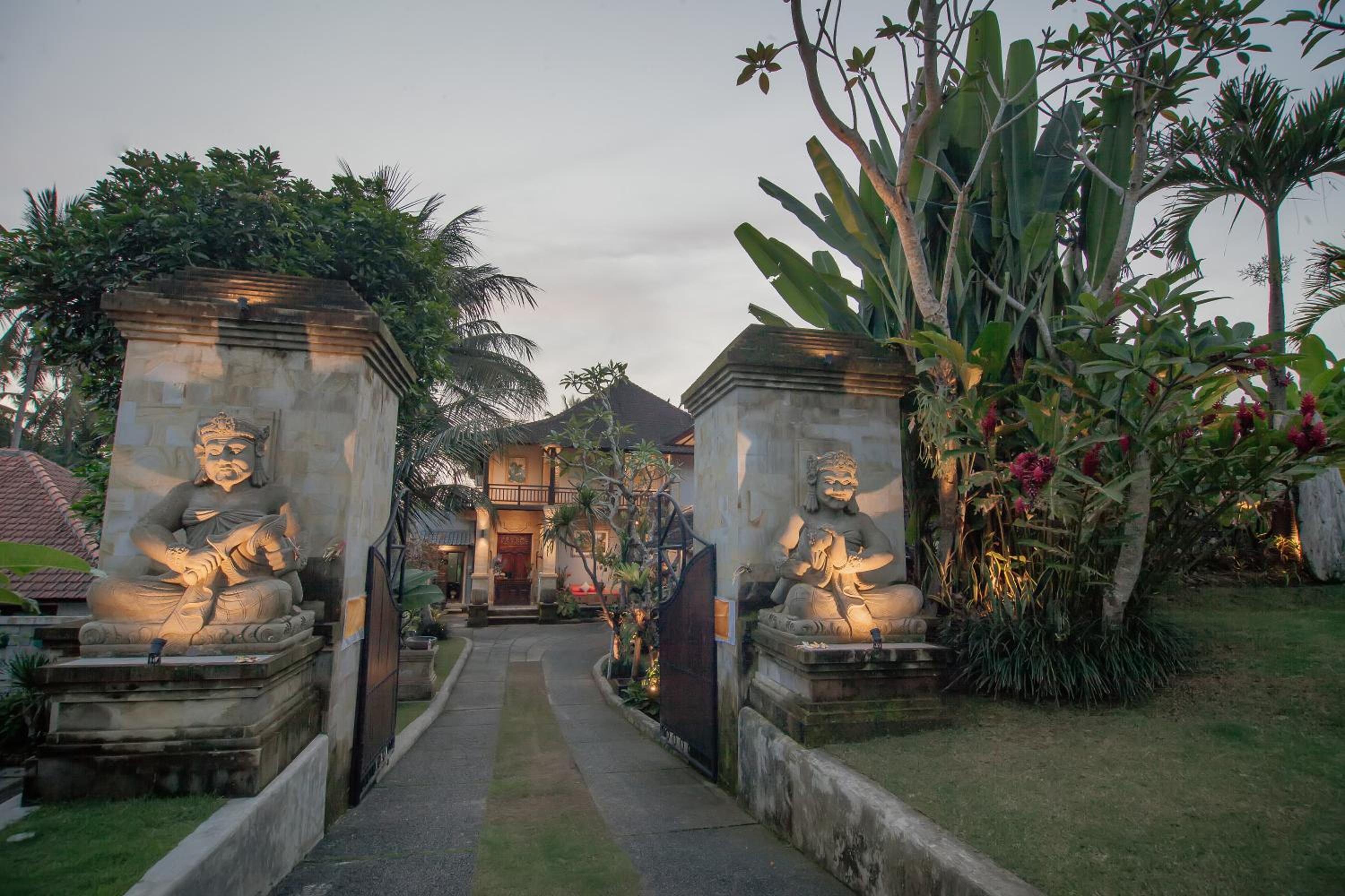 Mangkun Villa Ubud 2 view 2