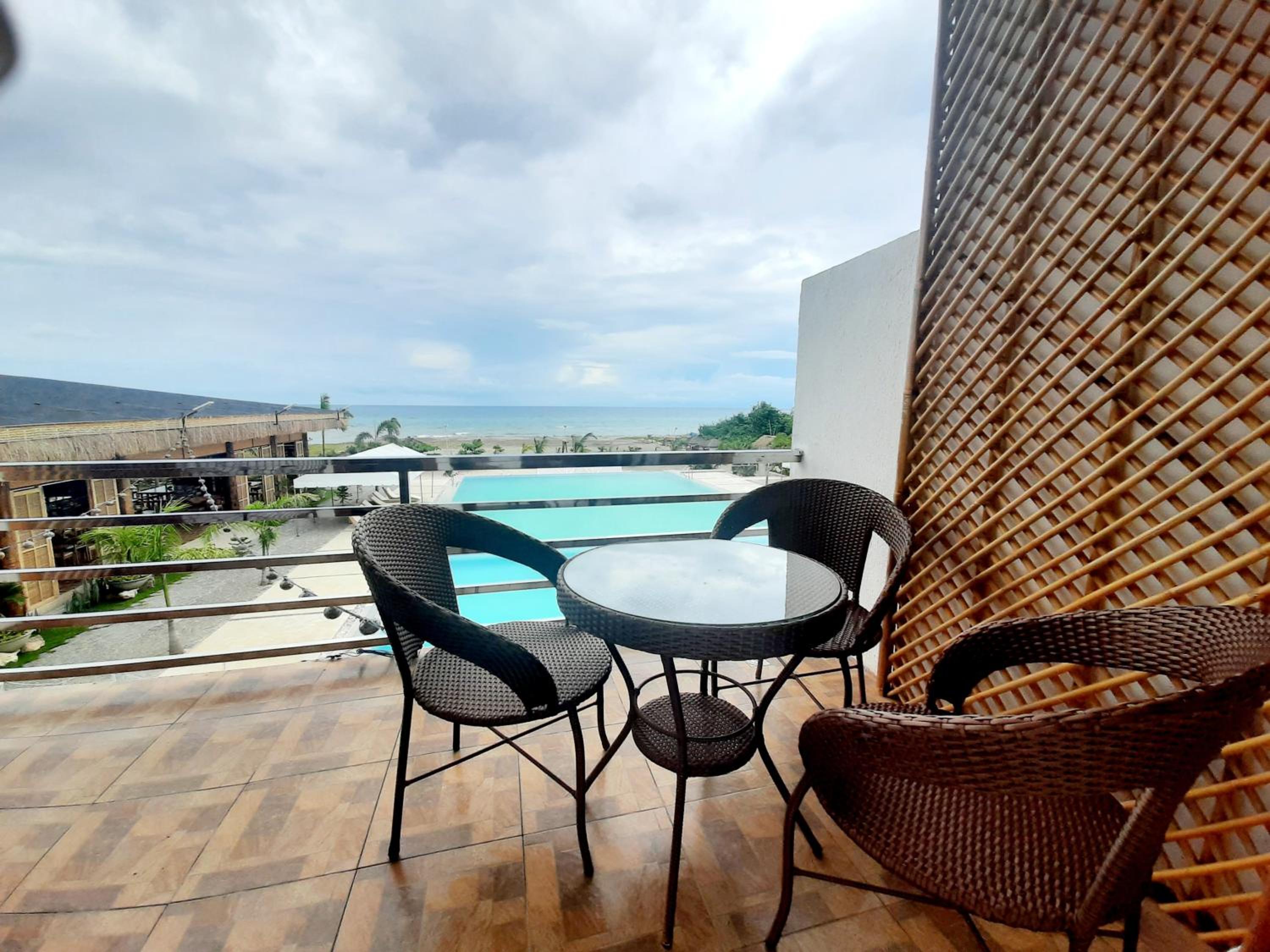 LaSersita Casitas and Water Spa Beach Resort by Cocotel view 3