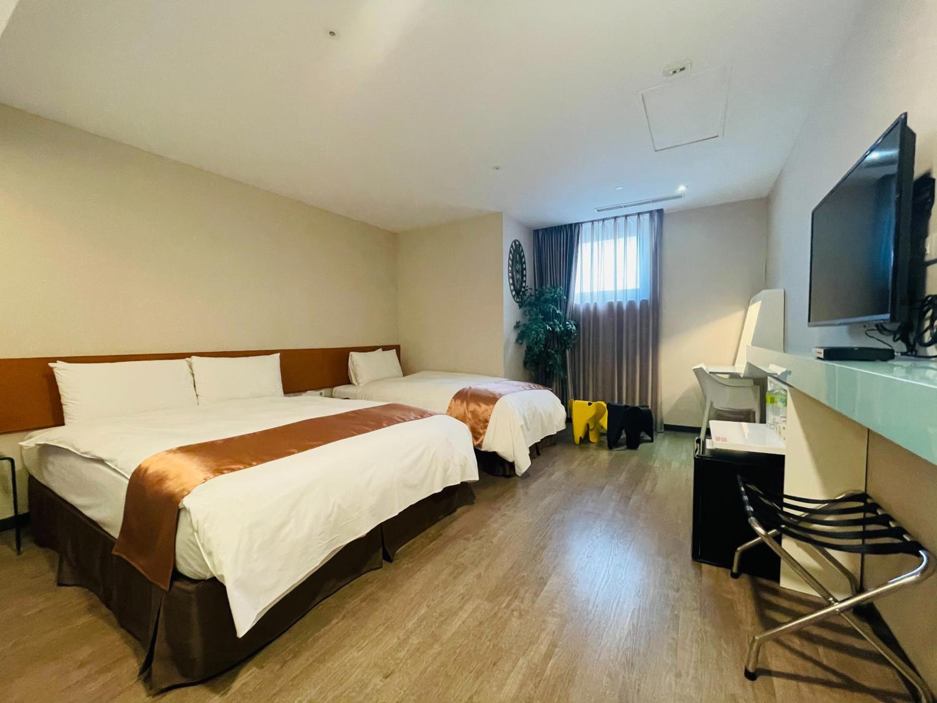 Travel Art Inn