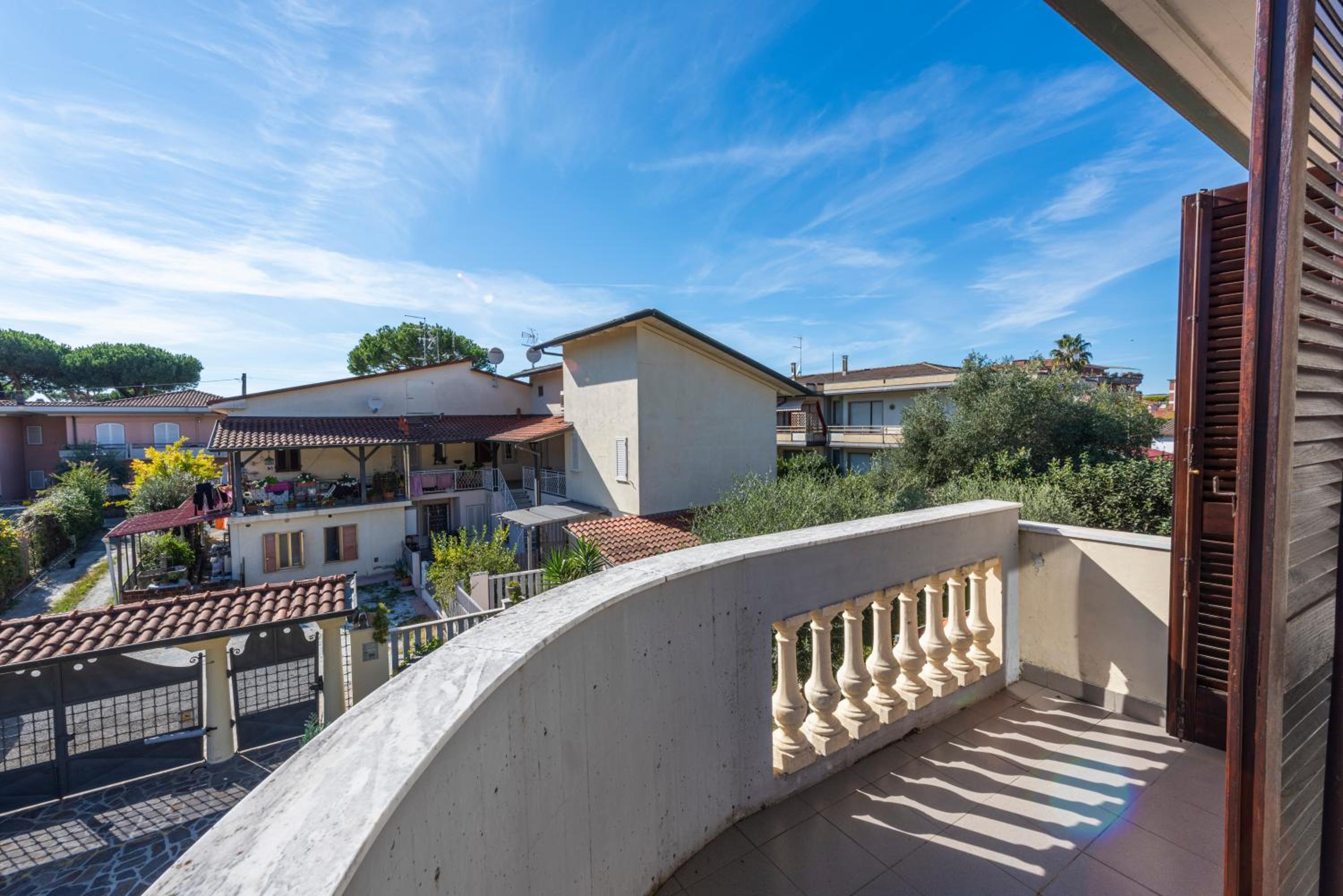 Residenza Tirrenia by Mmega view 5