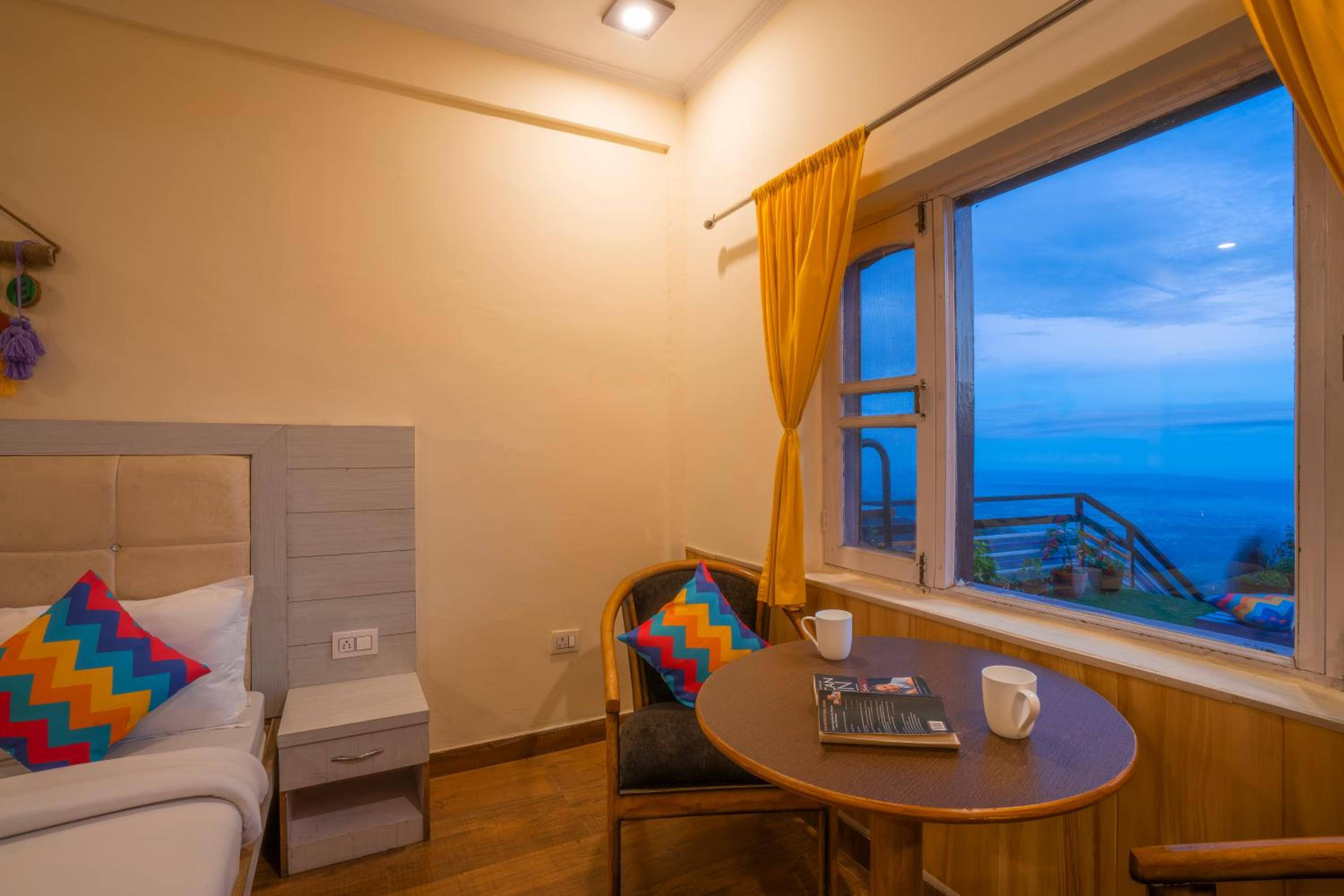 goSTOPS Mussoorie, Library Road view 3