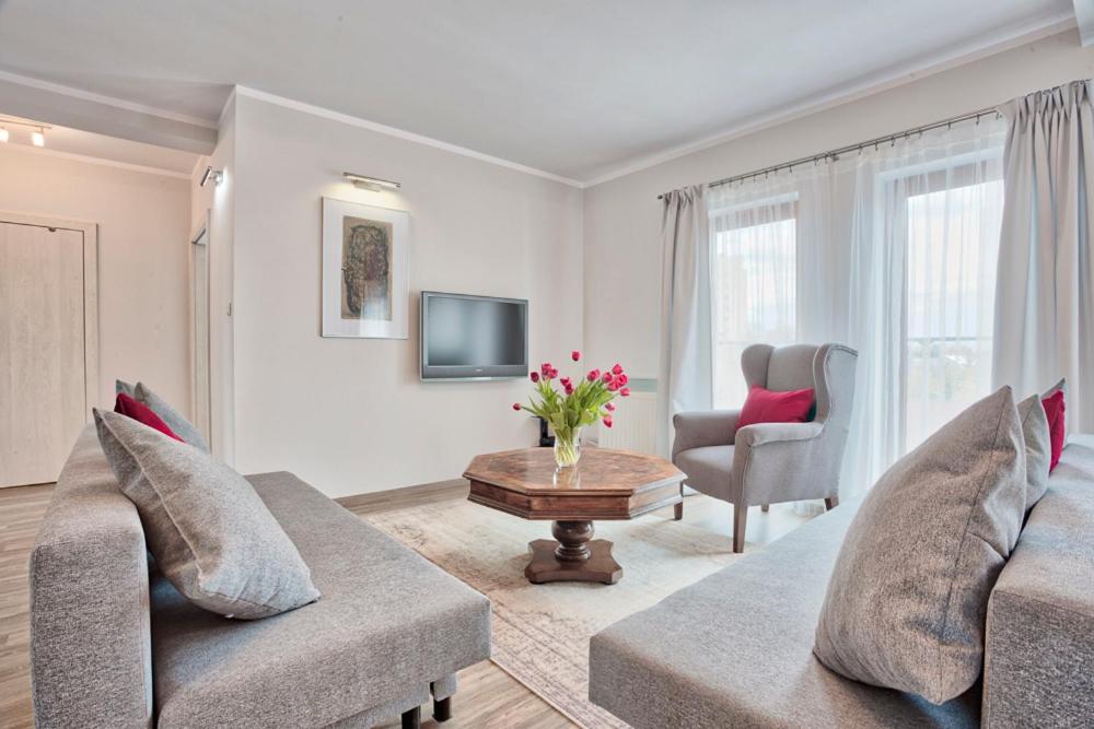 Family Apartment by Tyzenhauz view 2