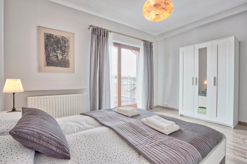 Family Apartment by Tyzenhauz view 3