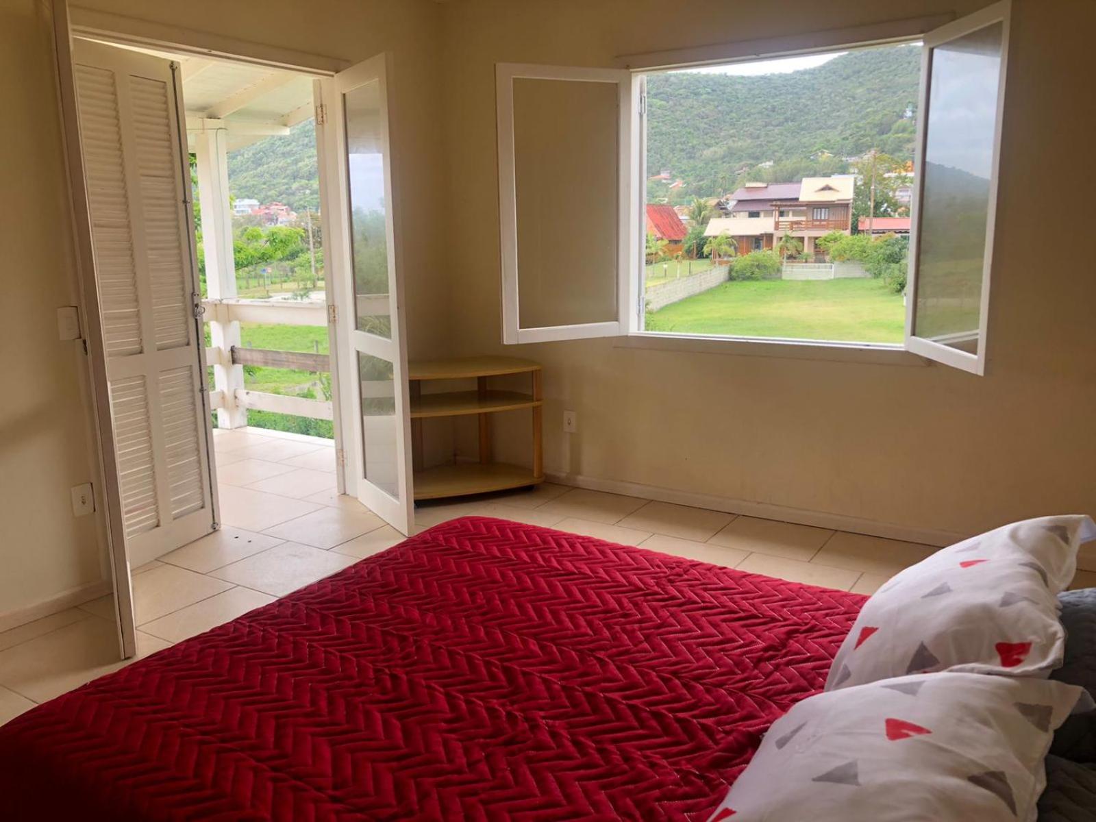 Casa grande na Gamboa Garopaba