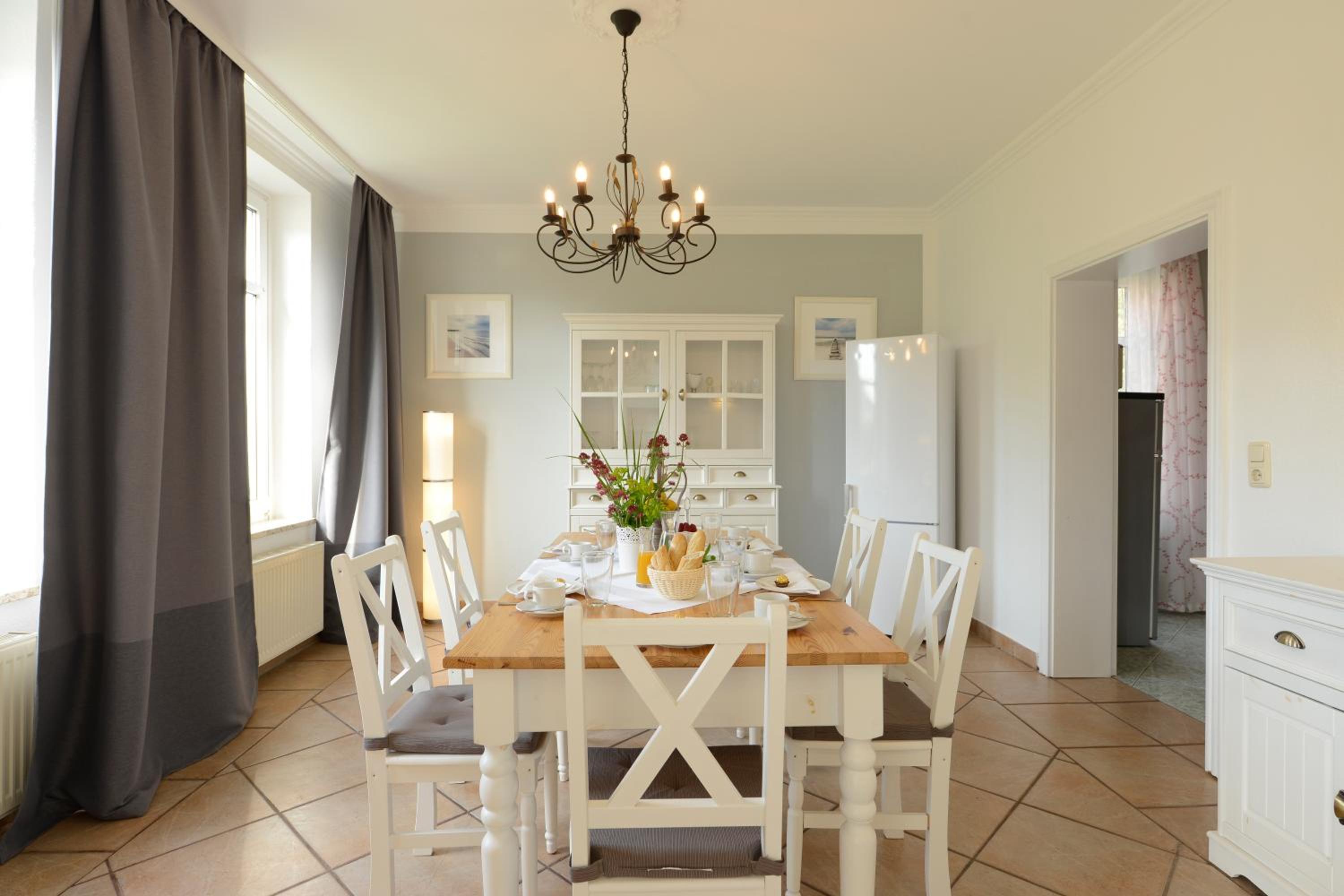 Ferienhaus für 8 Personen mit Kamin & Terrasse