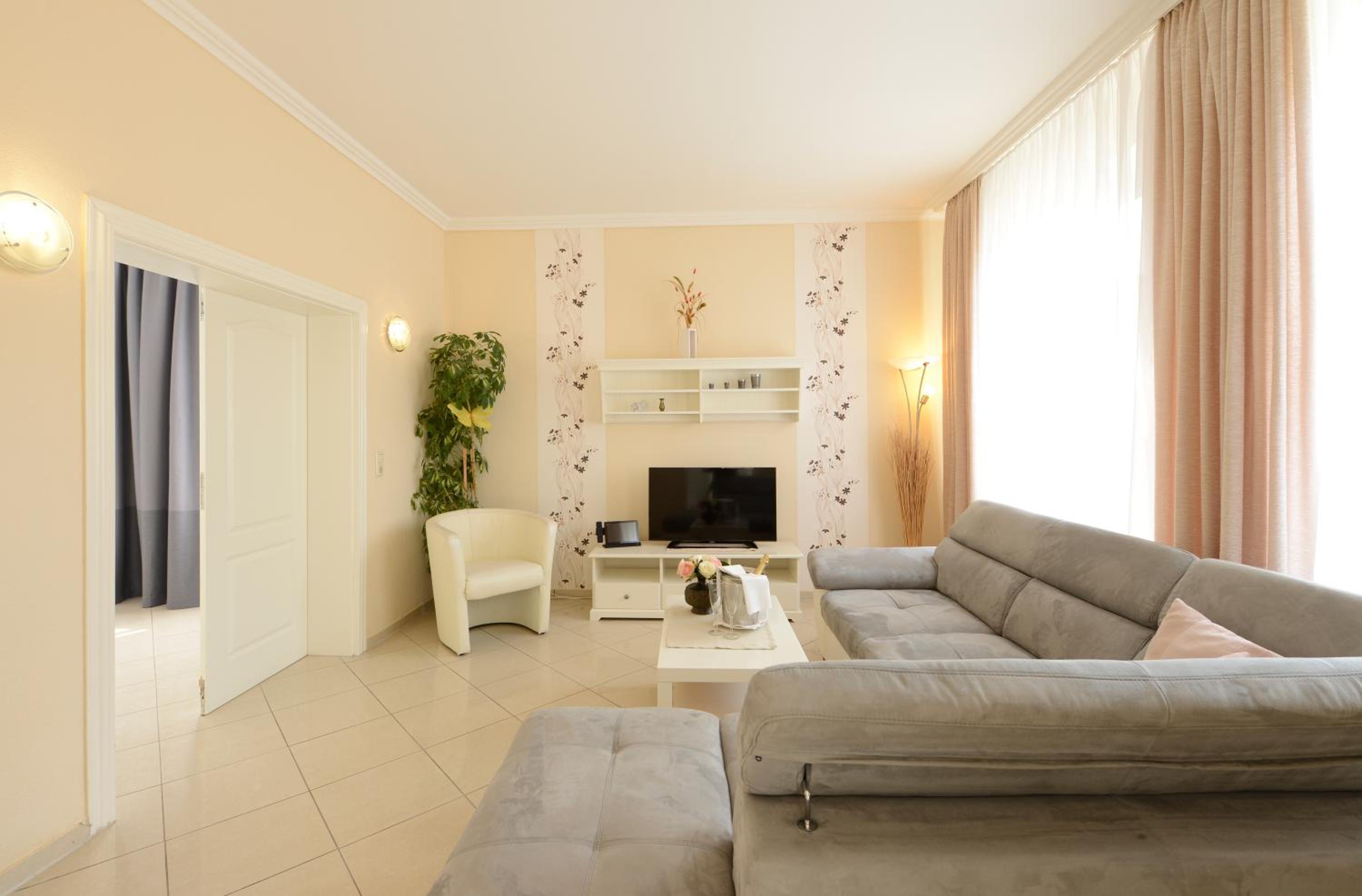 Ferienhaus für 8 Personen mit Kamin & Terrasse